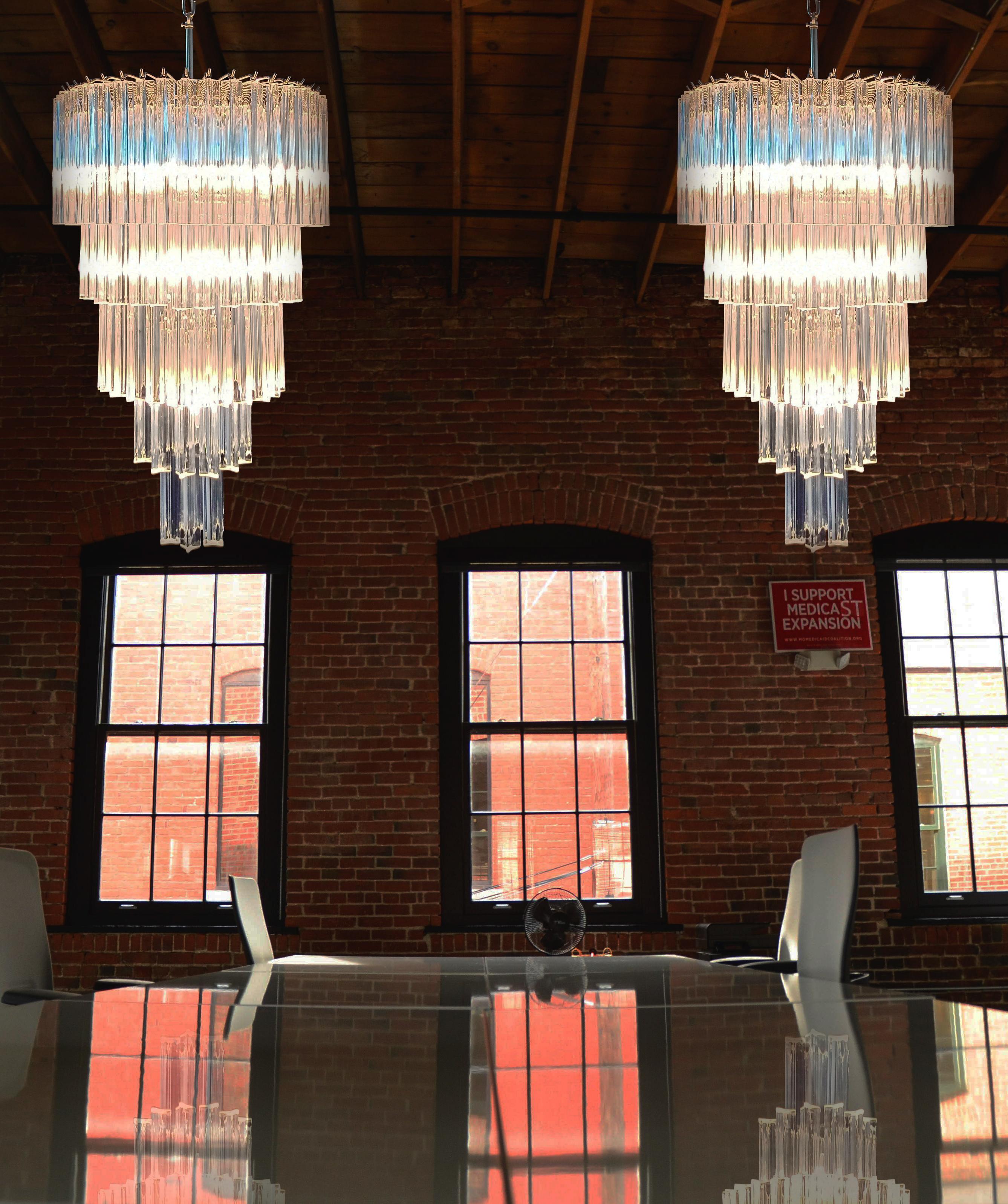 Late 20th Century Beautiful Murano glass chandeliers - 111 transparent triedri For Sale