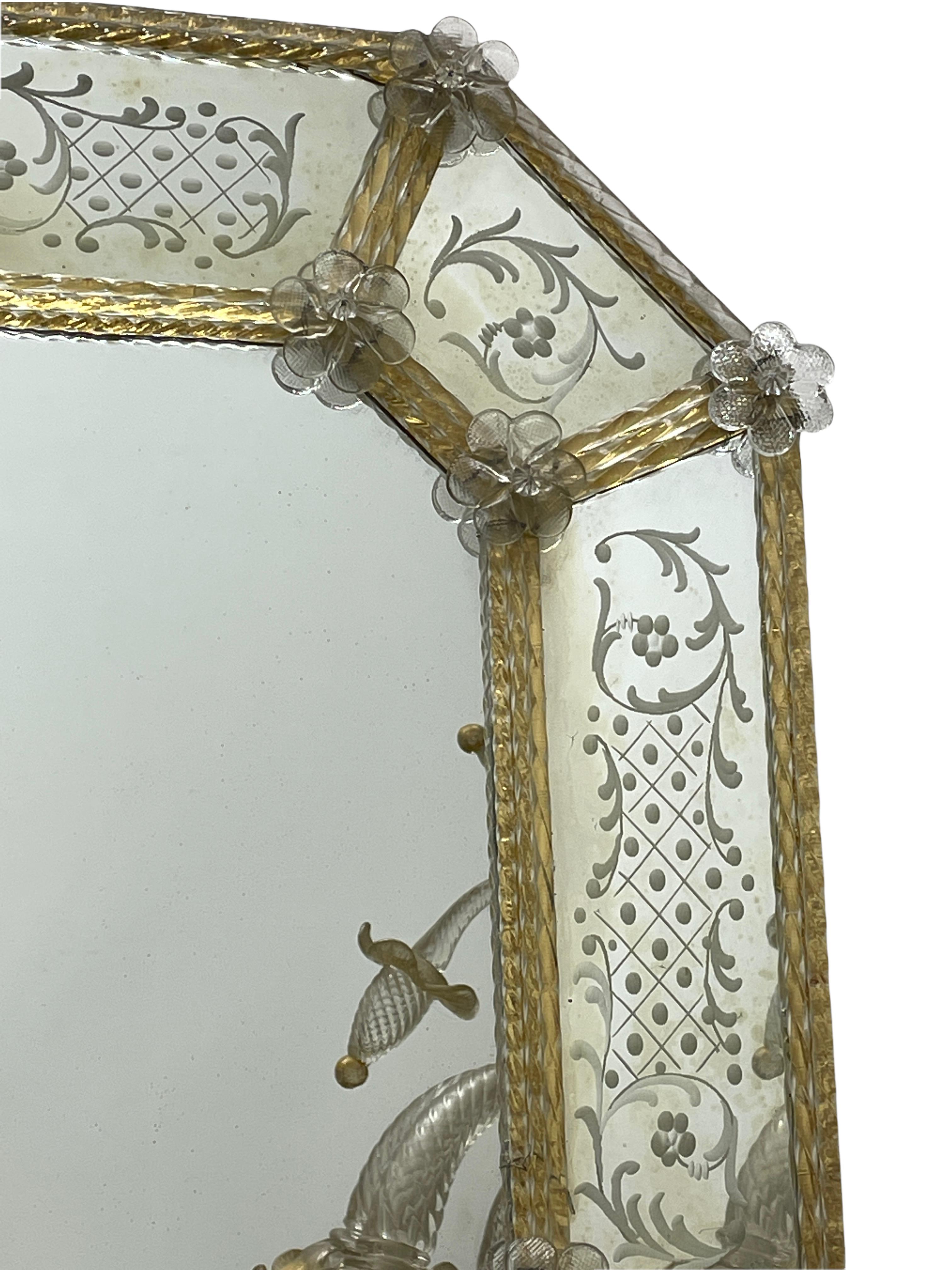 Hand-Crafted Beautiful Murano Glass Wall Mirror Clear and Gold Flakes Glass 1930s, Italy For Sale
