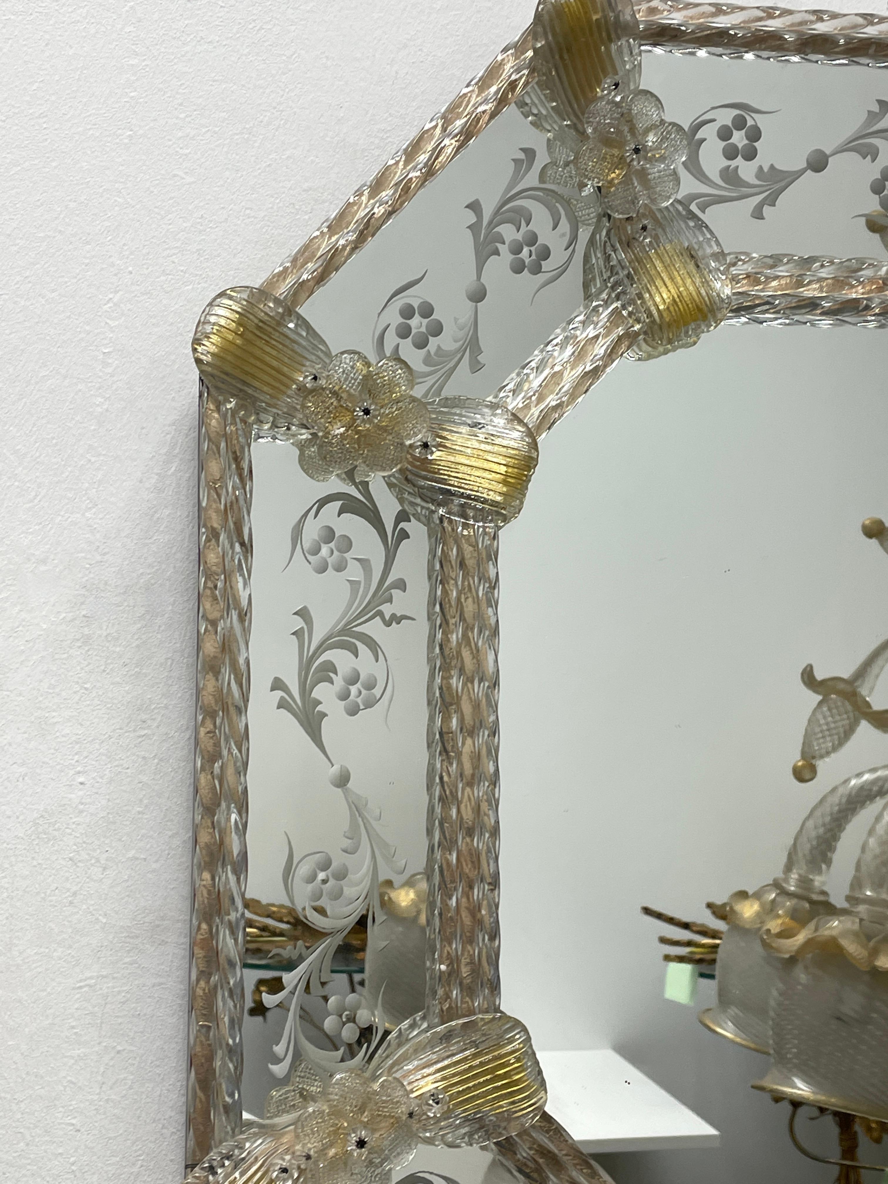 Hand-Crafted Beautiful Murano Glass Wall Mirror Clear and Gold Flakes Glass 1960s, Italy For Sale