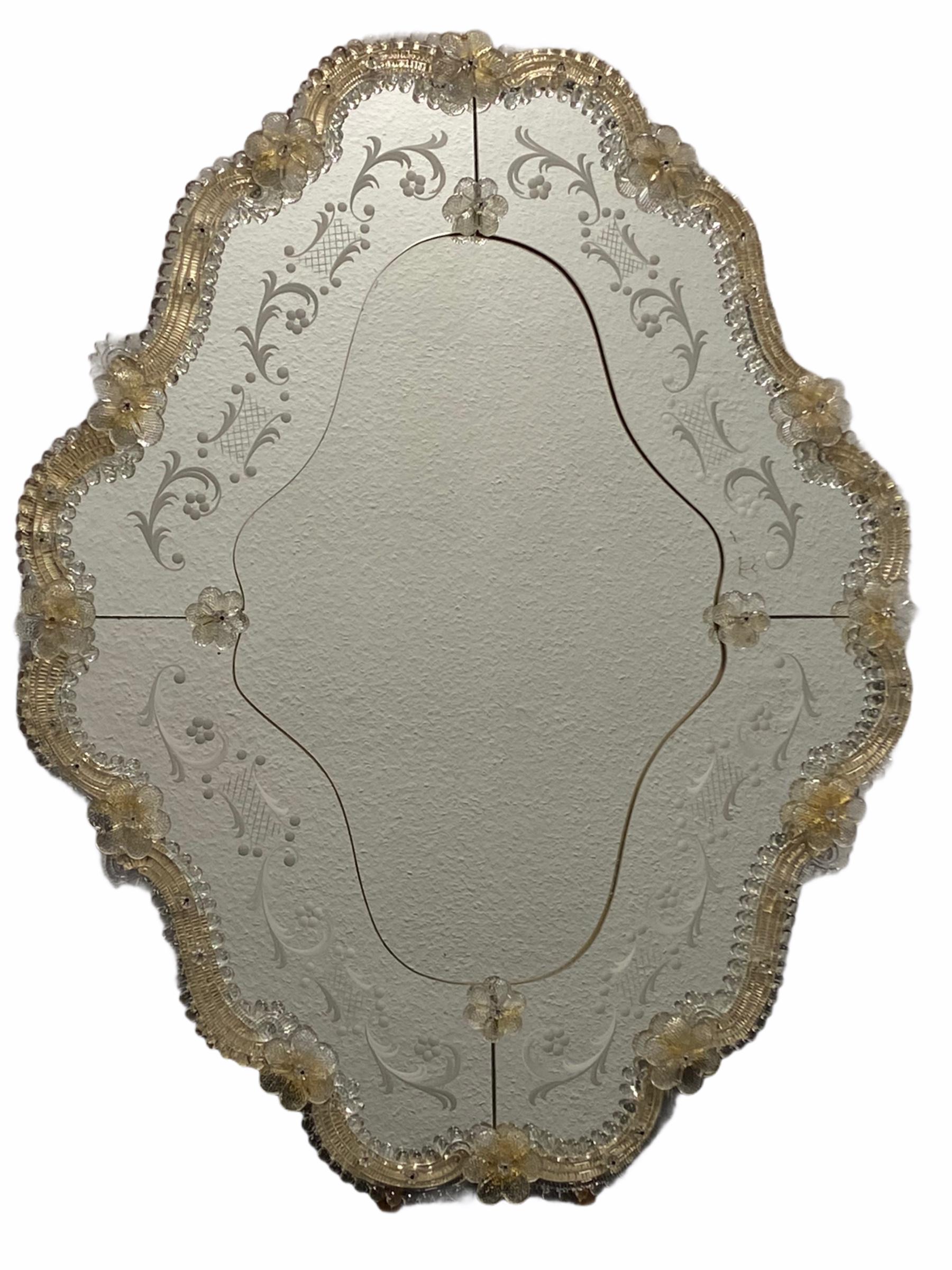 Hollywood Regency Beautiful Murano Glass Wall Mirror Clear and Gold Flakes Glass circa 1975, Italy For Sale