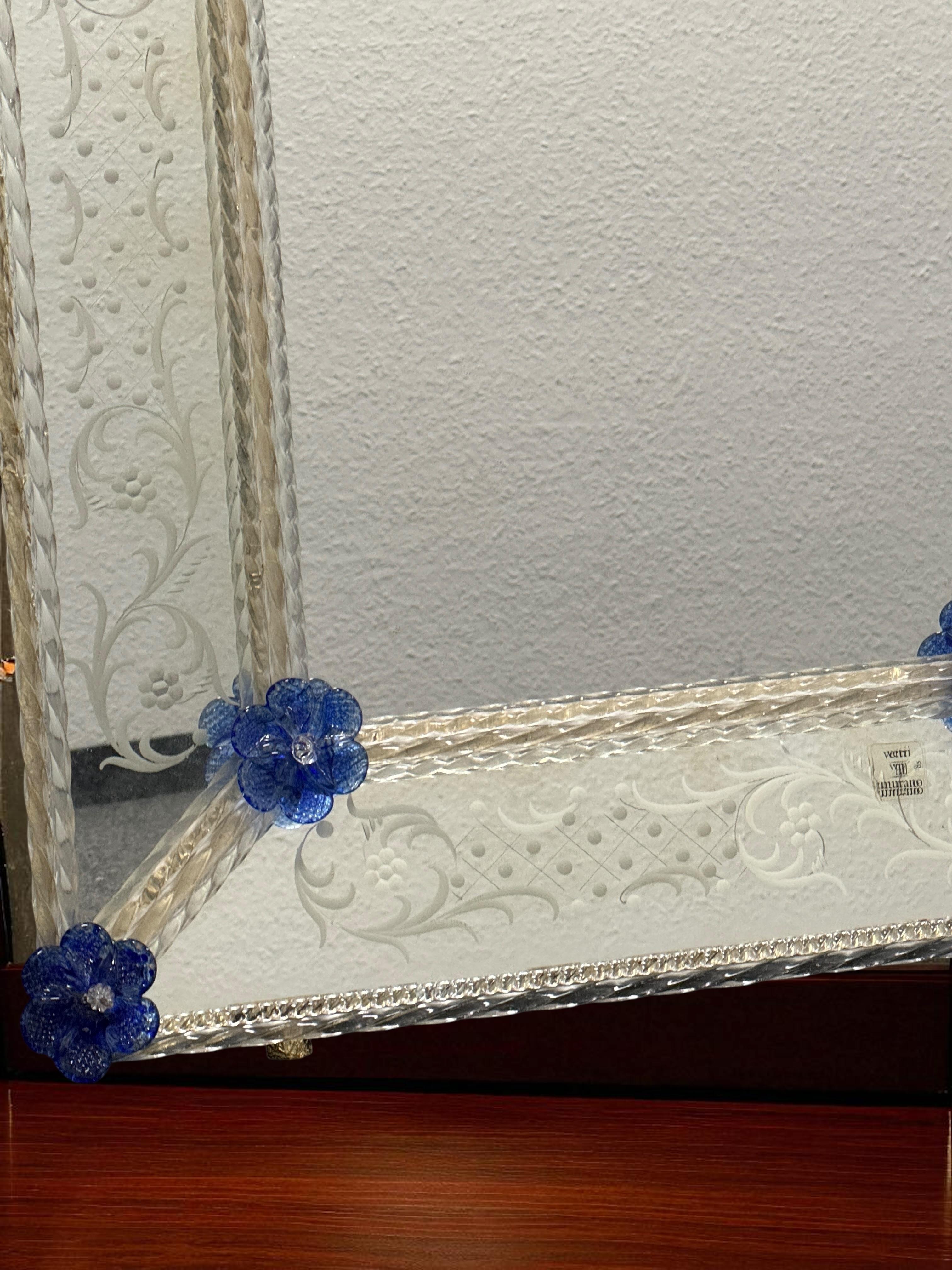 Beautiful Murano Glass Wall Mirror Clear Glass Azure Blue Flowers 1960s Italy For Sale 4