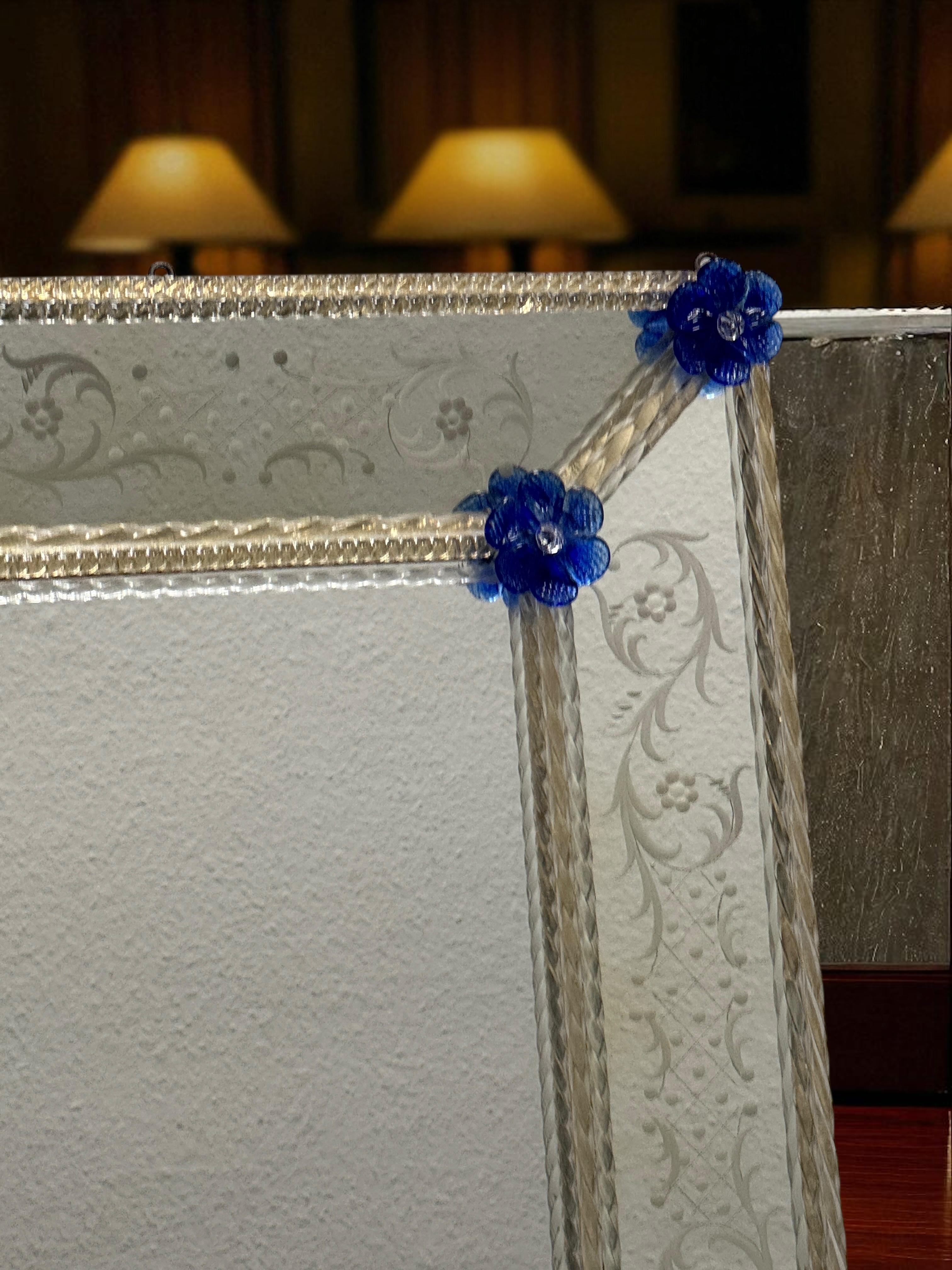 Beautiful Murano Glass Wall Mirror Clear Glass Azure Blue Flowers 1960s Italy For Sale 6