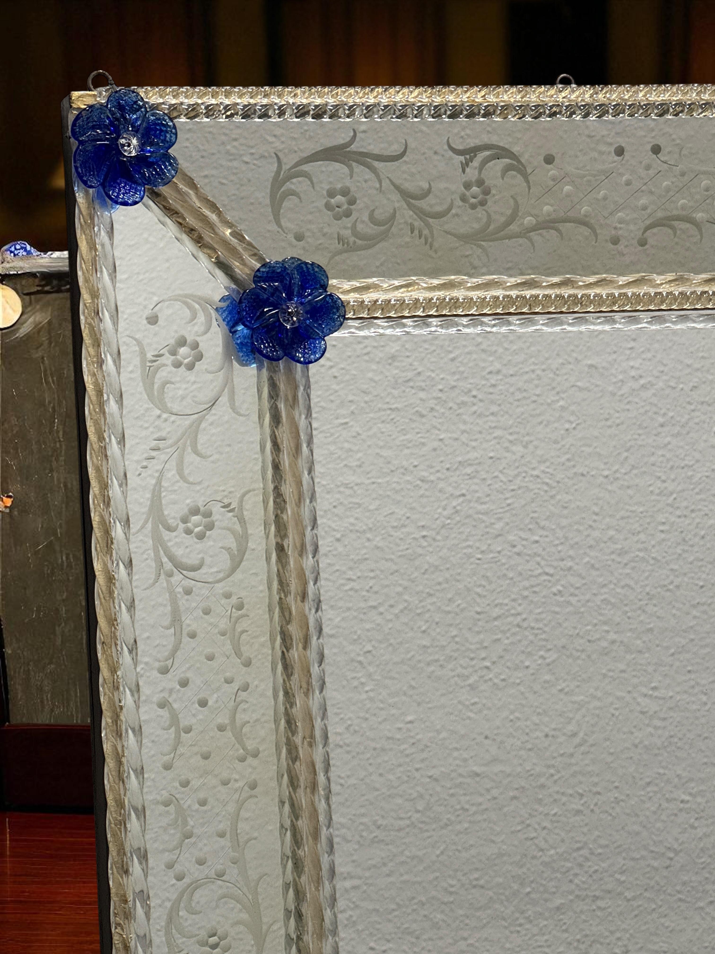 Beautiful Murano Glass Wall Mirror Clear Glass Azure Blue Flowers 1960s Italy For Sale 7