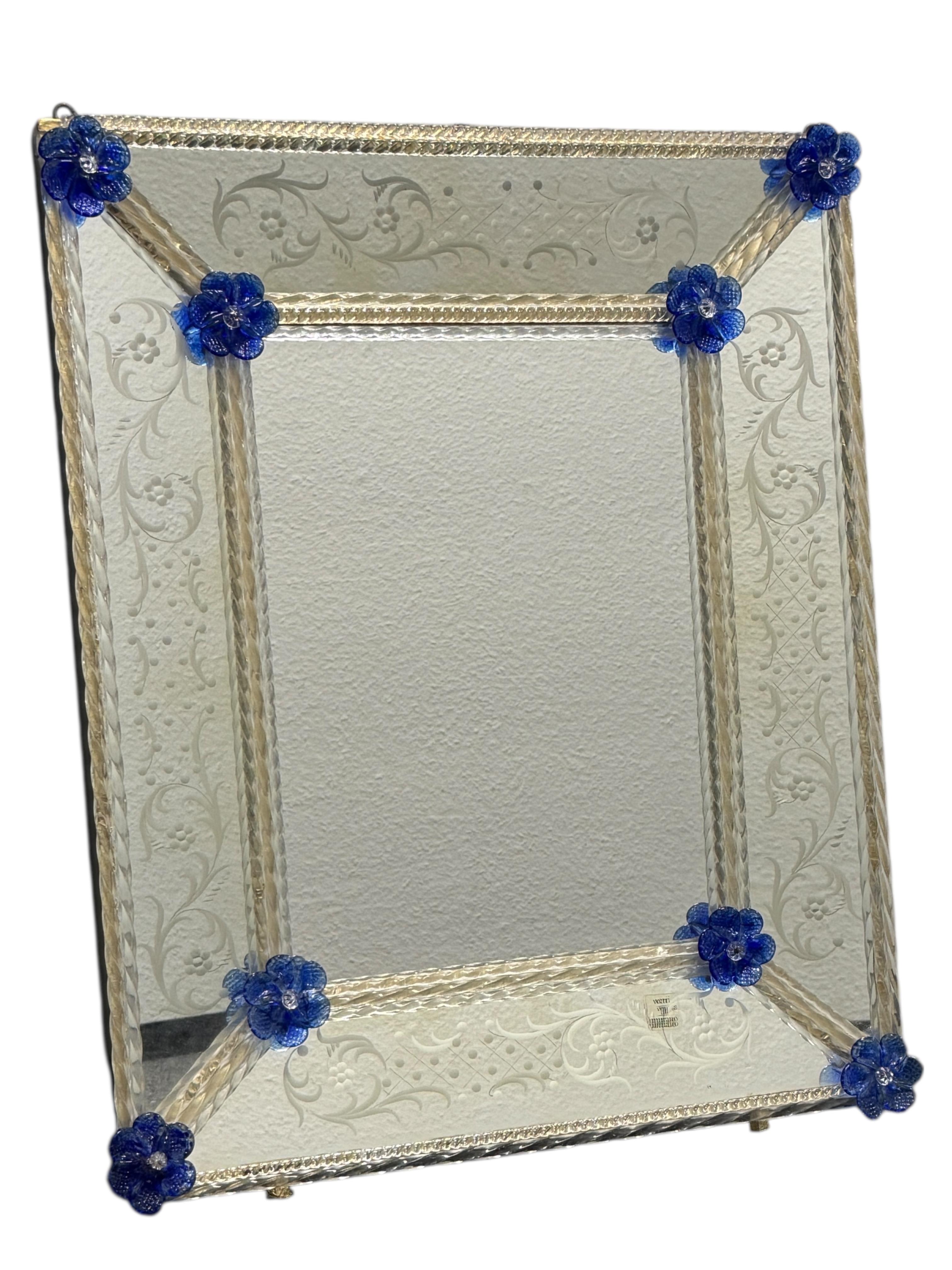 Beautiful Murano Glass Wall Mirror Clear Glass Azure Blue Flowers 1960s Italy In Good Condition For Sale In Nuernberg, DE