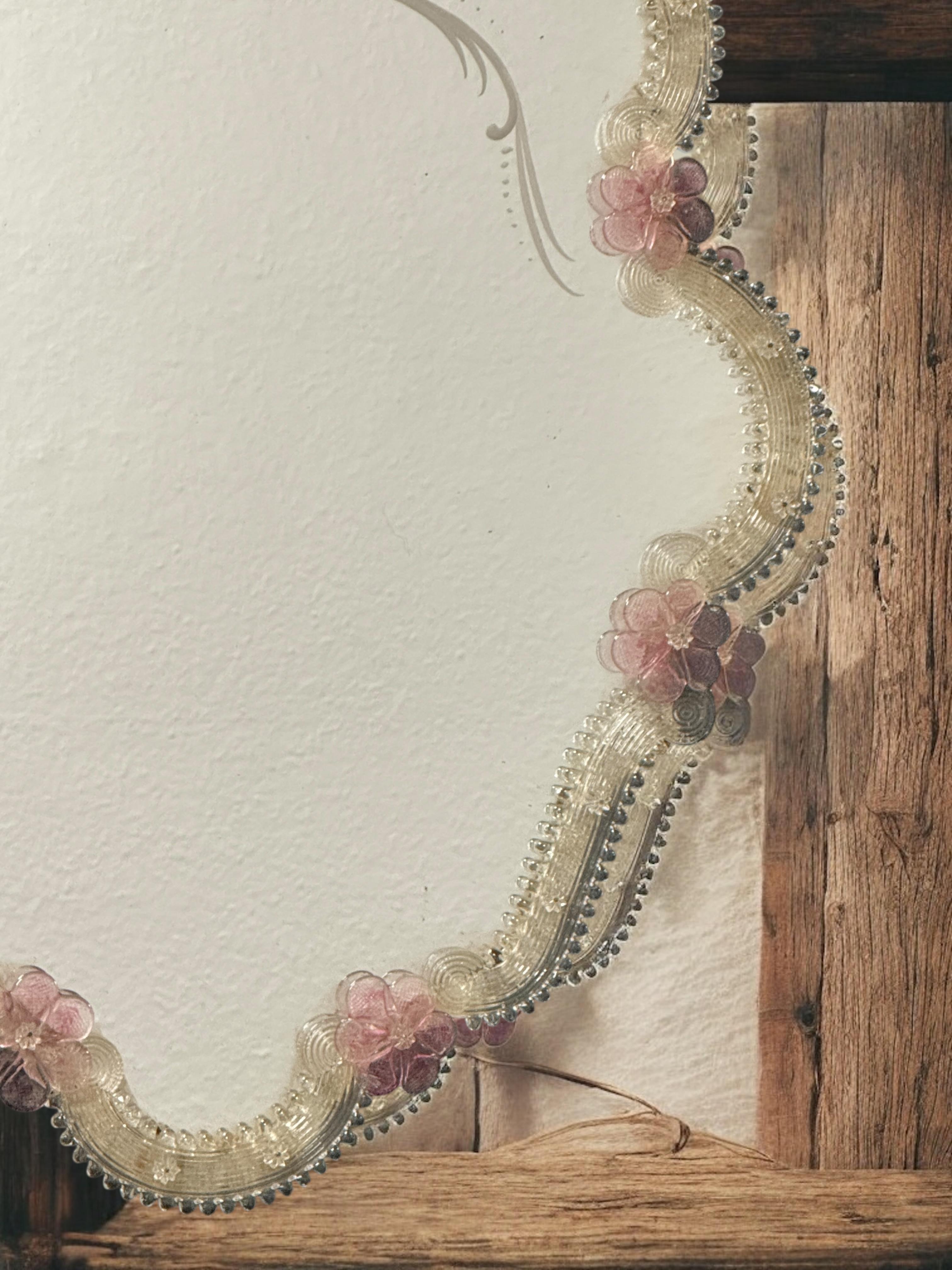 Beautiful Murano Glass Wall Mirror Pink Flowers and Clear Glass, Italy 1960s en vente 5