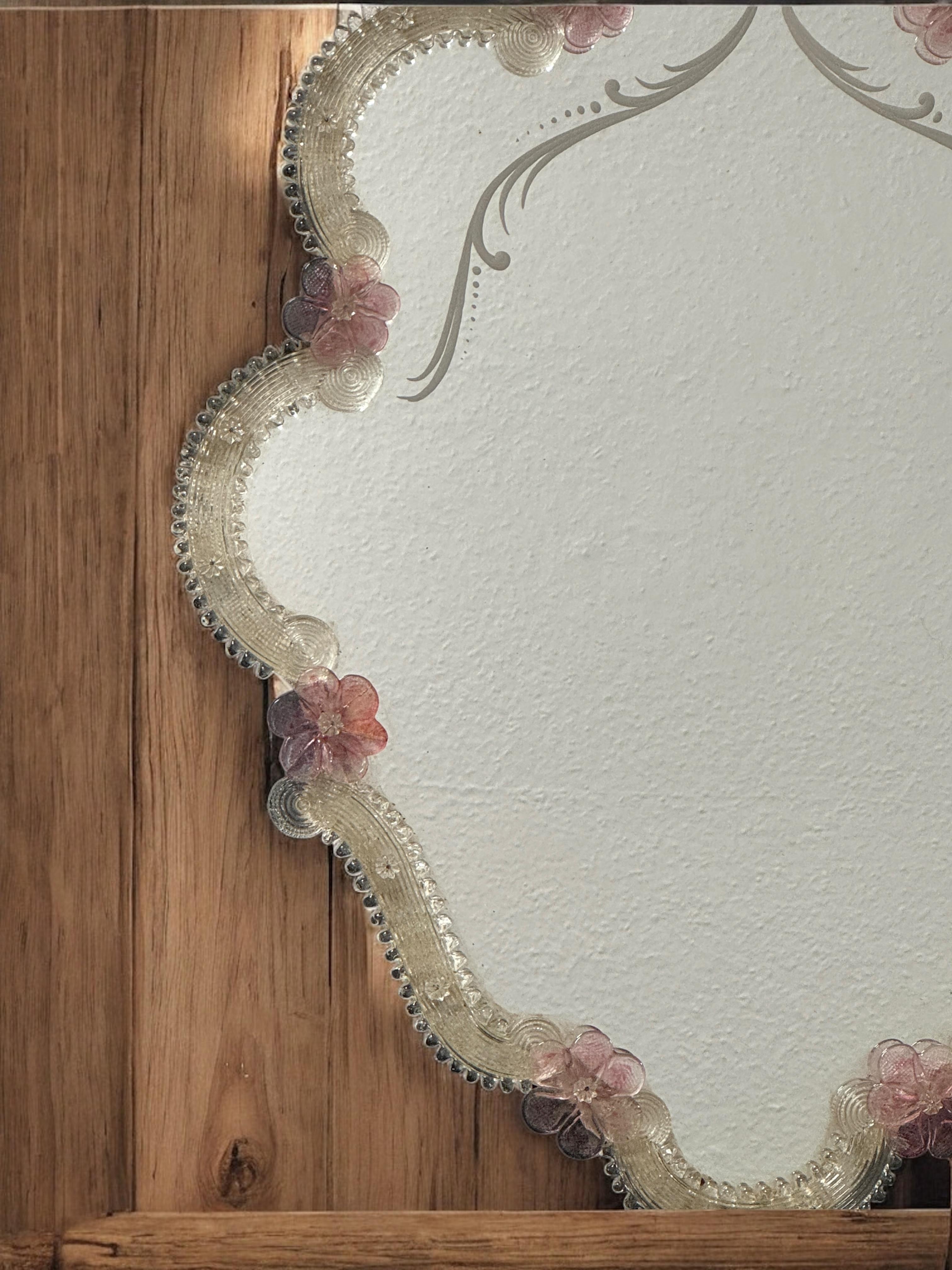 Beautiful Murano Glass Wall Mirror Pink Flowers and Clear Glass, Italy 1960s en vente 10