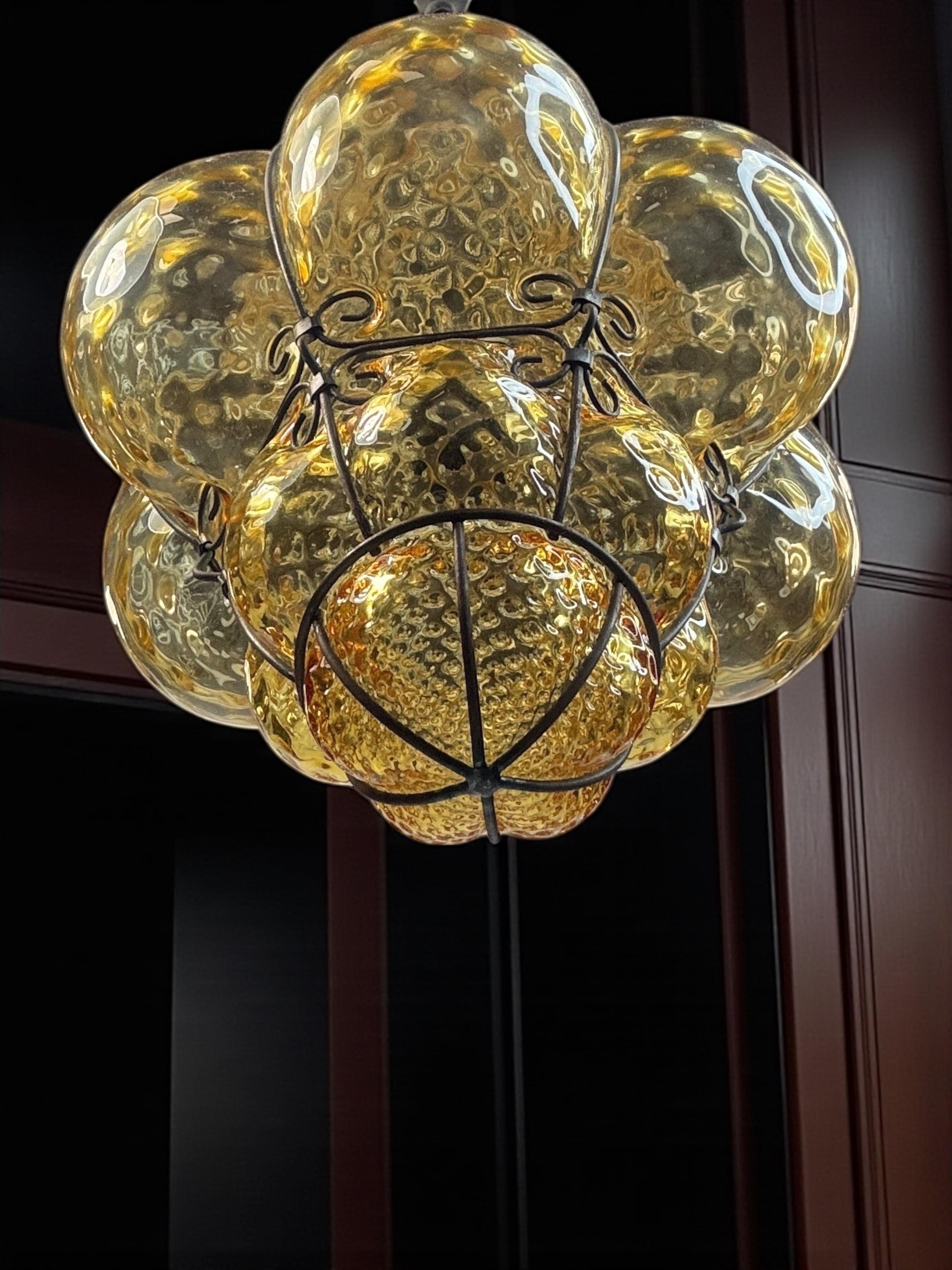 Vintage Murano Fer Caged Amber Bubble Glass Suspension Light 1960s Italy vintage en vente 5