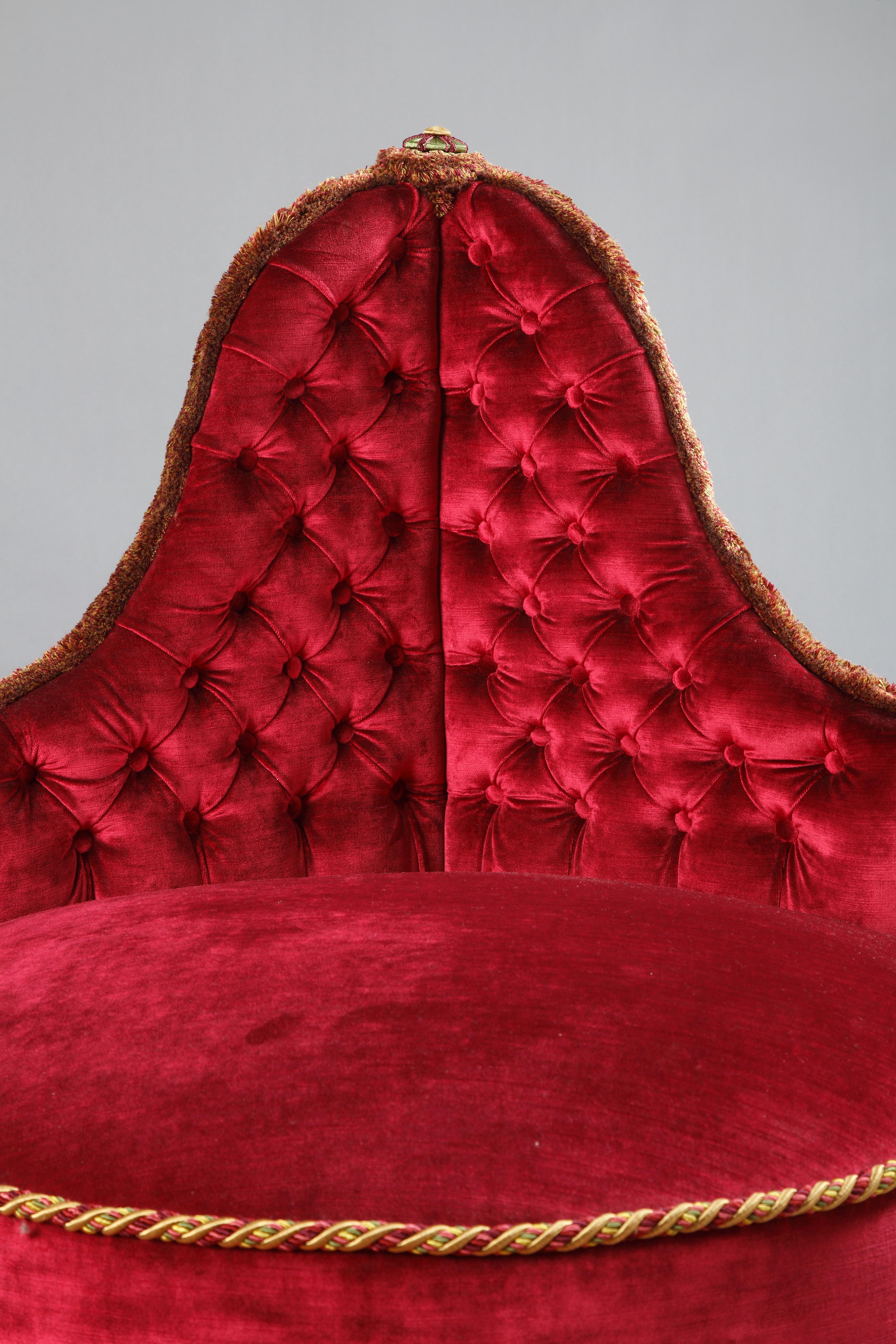 French Beautiful Napoléon III Period Circular Couch, France, Circa 1860