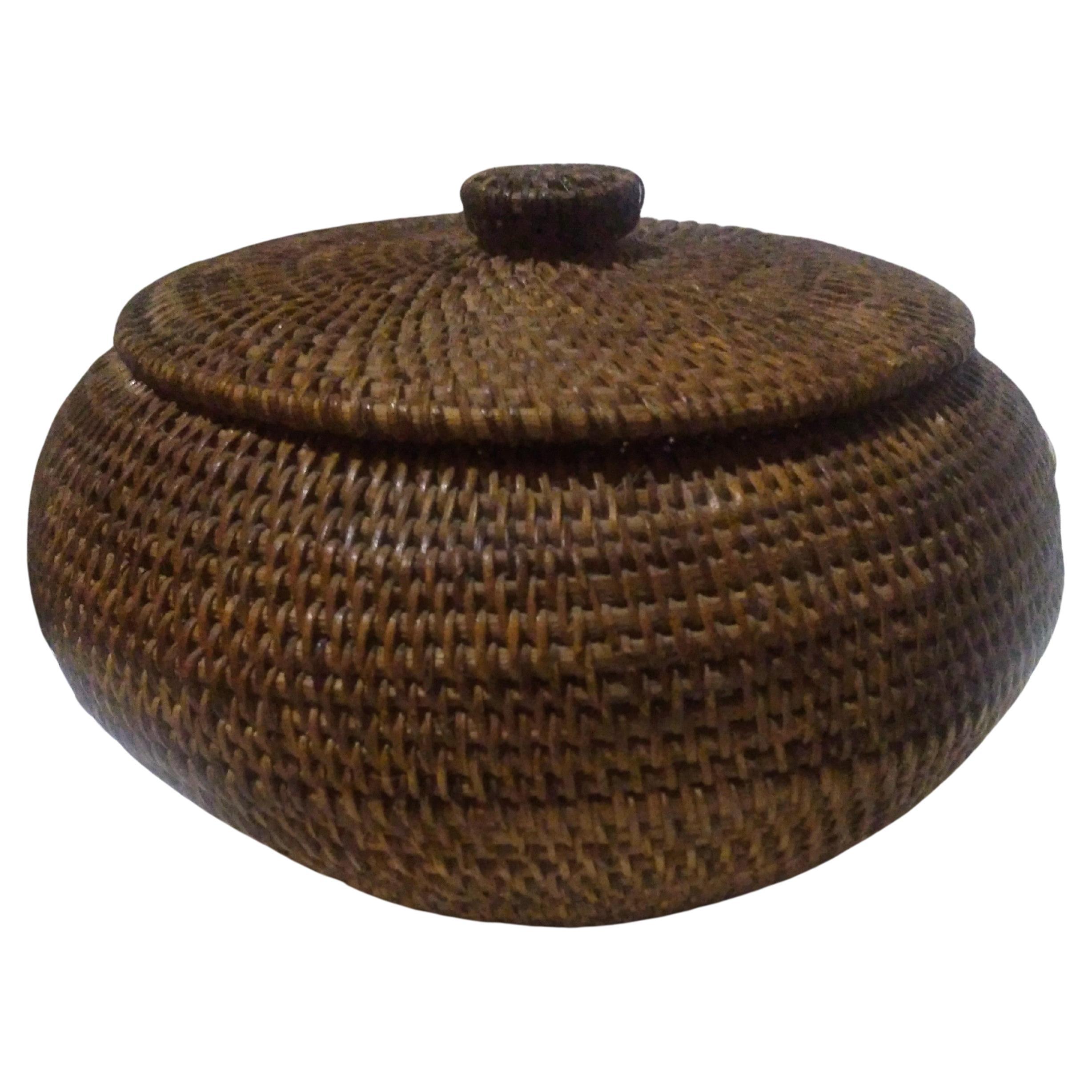 Magnifique panier amérindien tissé à la main