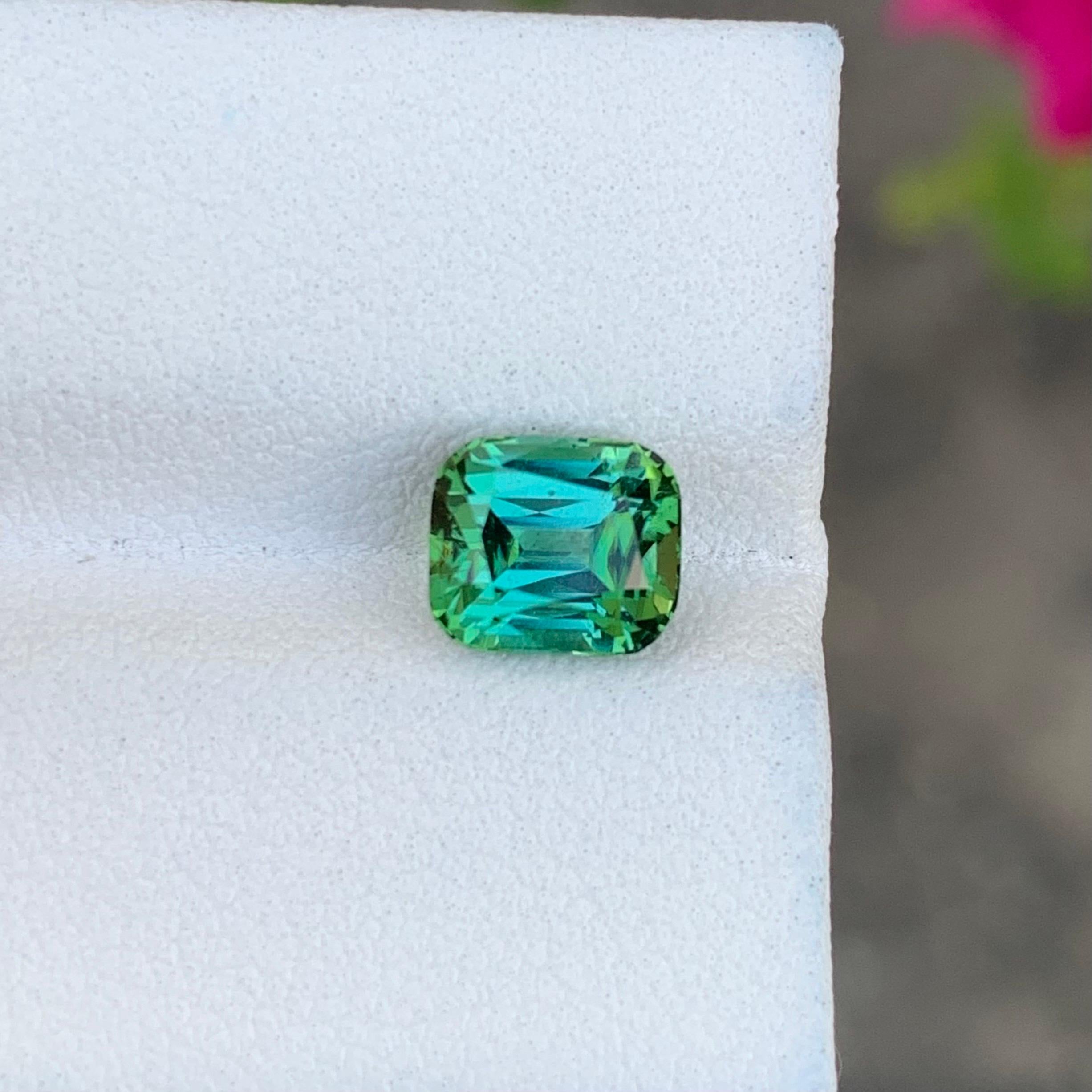 Taglio cuscino Bellissima tormalina naturale Greene & Greene 1,92 ct Step Cushion in vendita