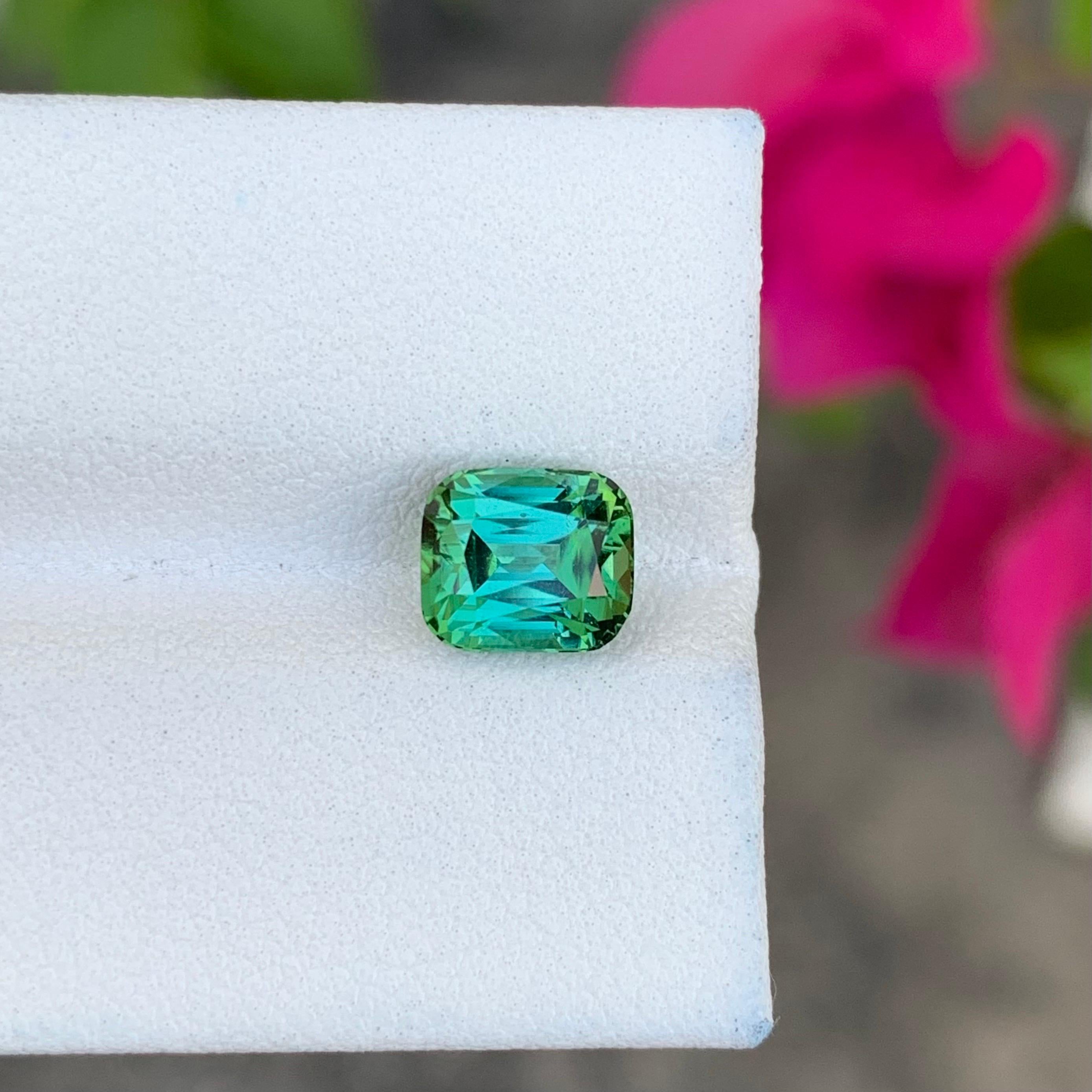 Bellissima tormalina naturale Greene & Greene 1,92 ct Step Cushion In condizioni Nuovo in vendita a Bangkok, TH