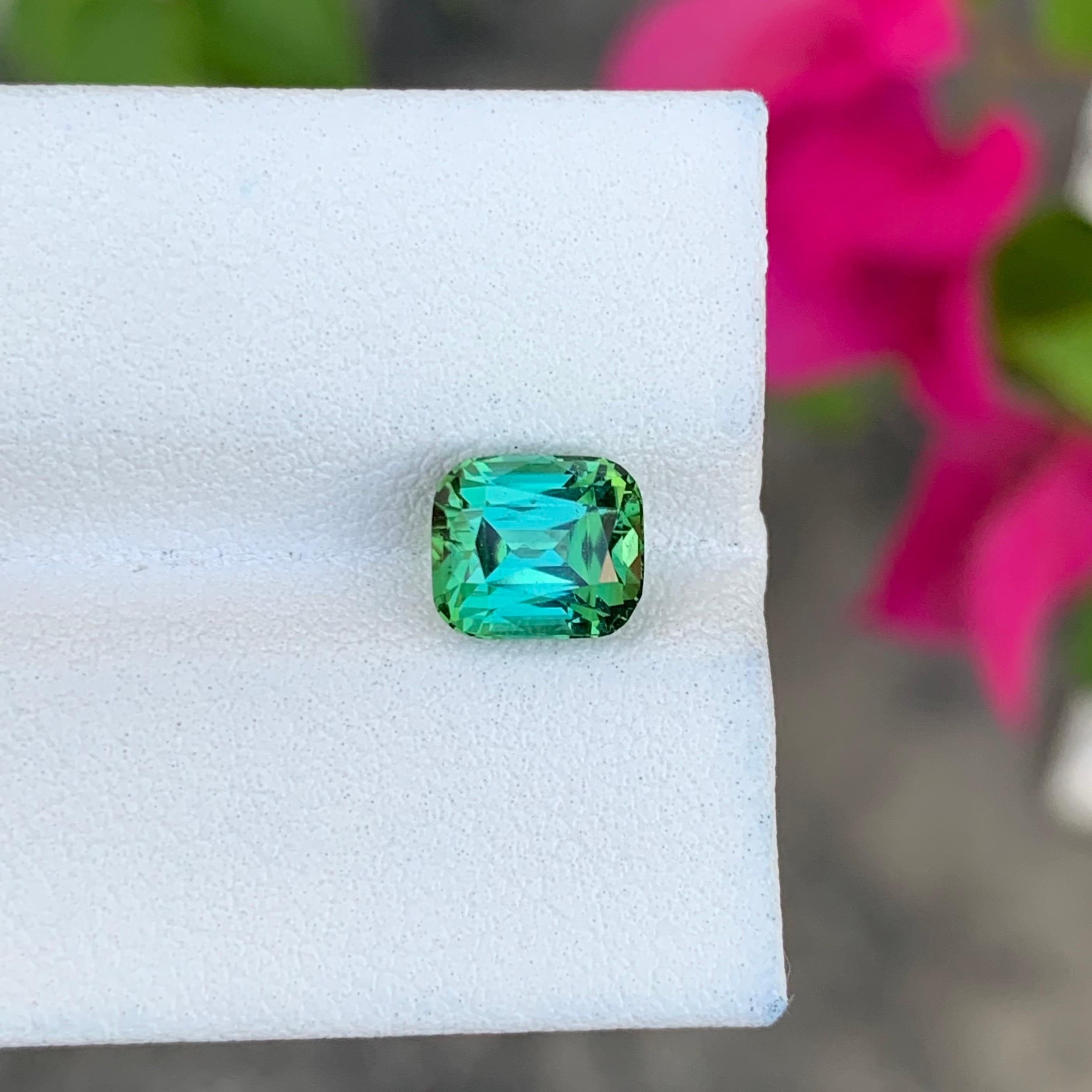 Bellissima tormalina naturale Greene & Greene 1,92 ct Step Cushion in vendita 1