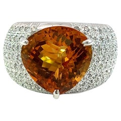 Schöner Ring aus massivem Gold mit natürlichem Citrin und Diamanten