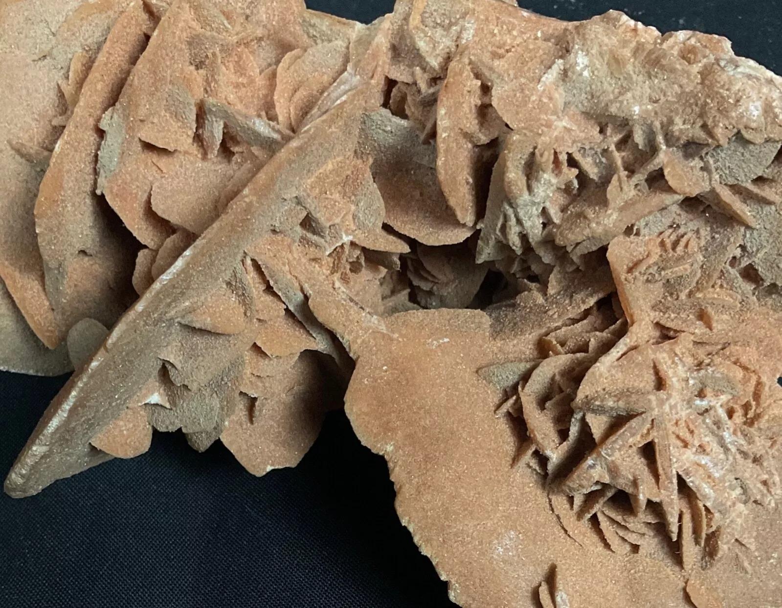 Schöne natürliche Wüstenrose - 739 Gramm, Maghrebinischer Ursprung - 2Y555 (Rosenquarz) im Angebot