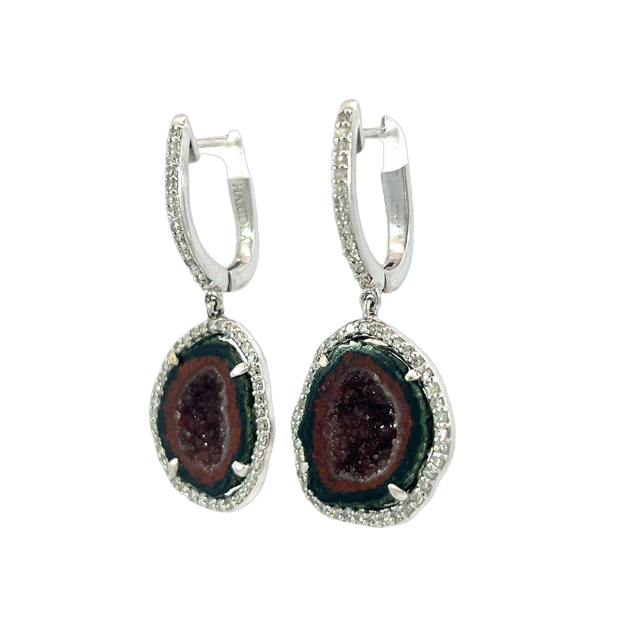 Beautiful natural Druzy quartz and diamonds earrings In New Condition For Sale In New York, NY