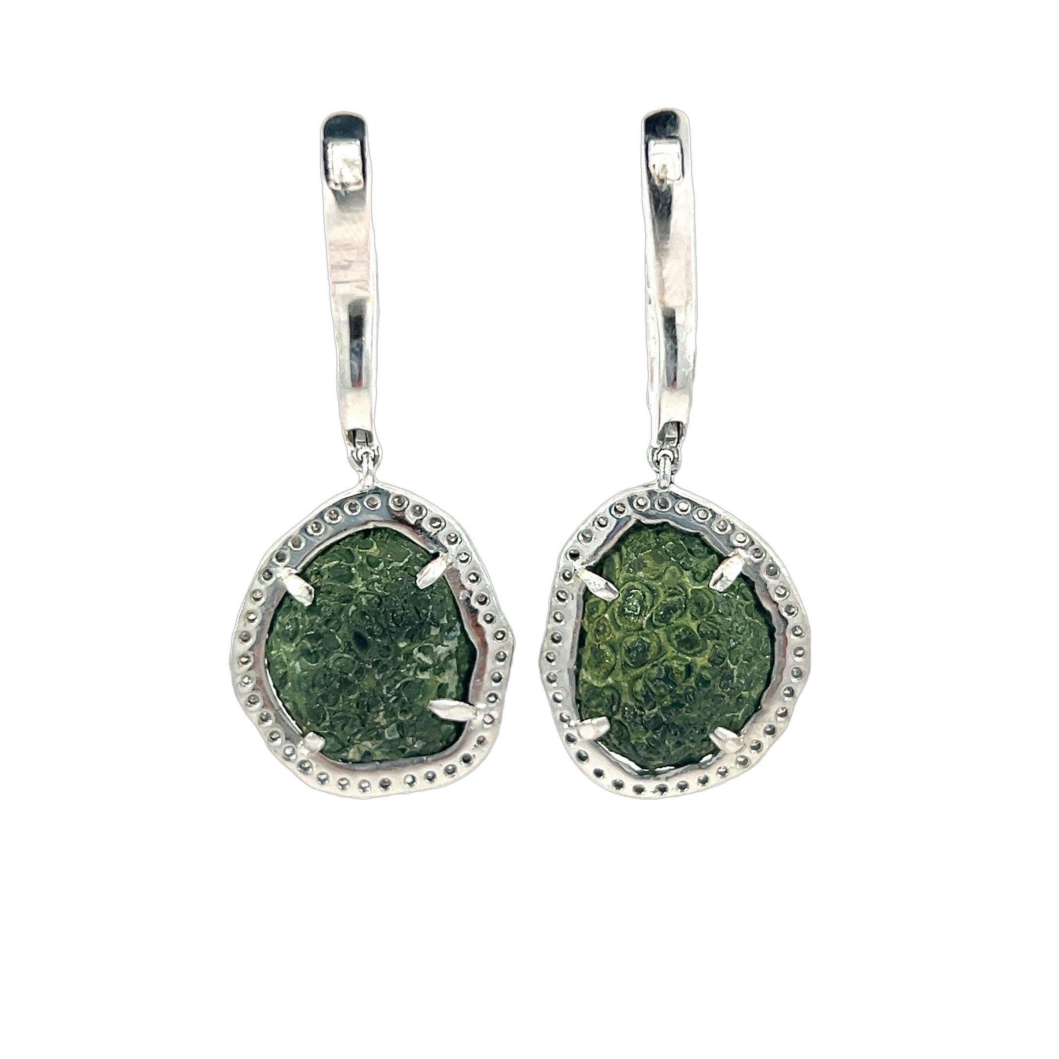 Beautiful natural Druzy quartz and diamonds earrings For Sale 2
