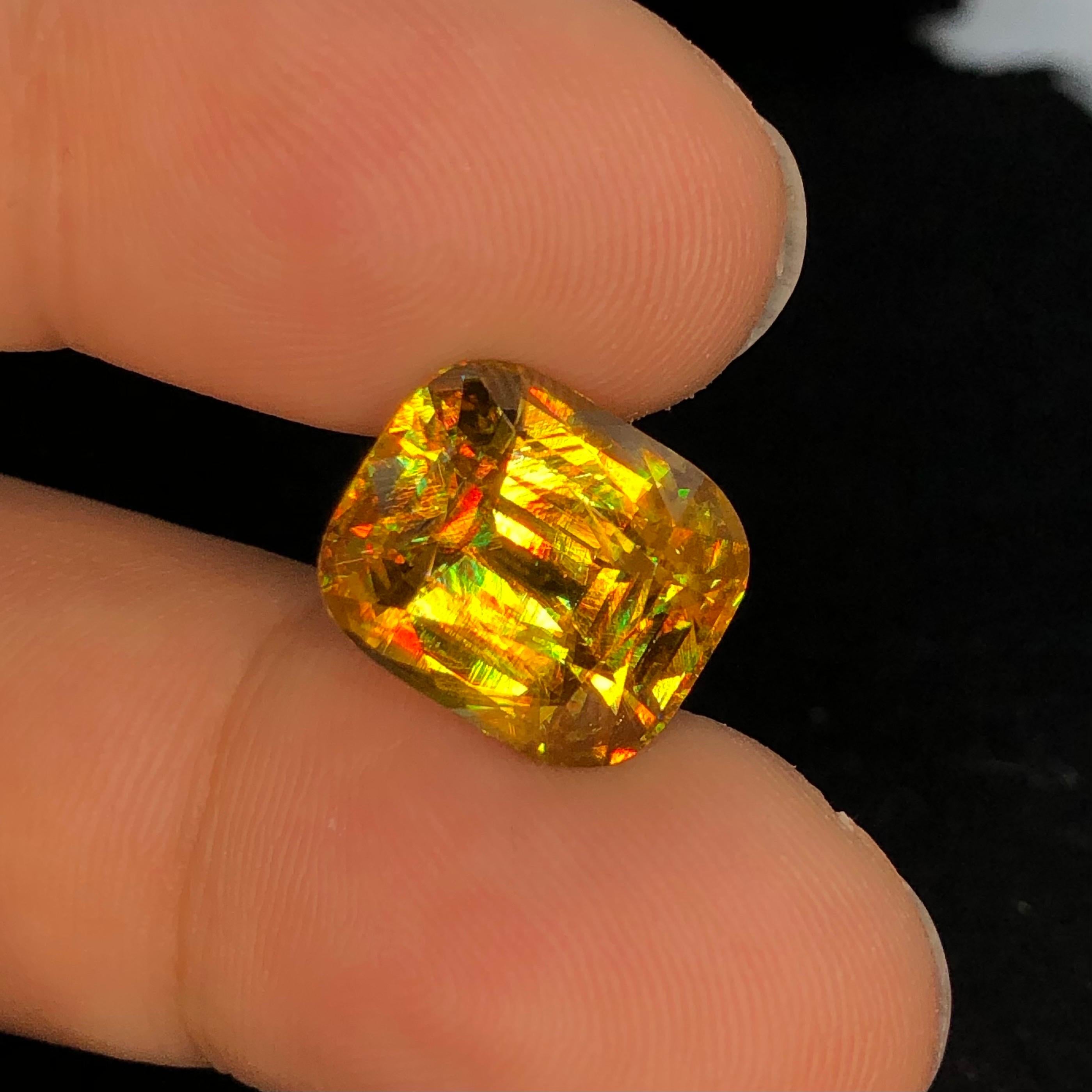 Bellissimo Nature 12,40 ct Step Cushion VS in vendita 5