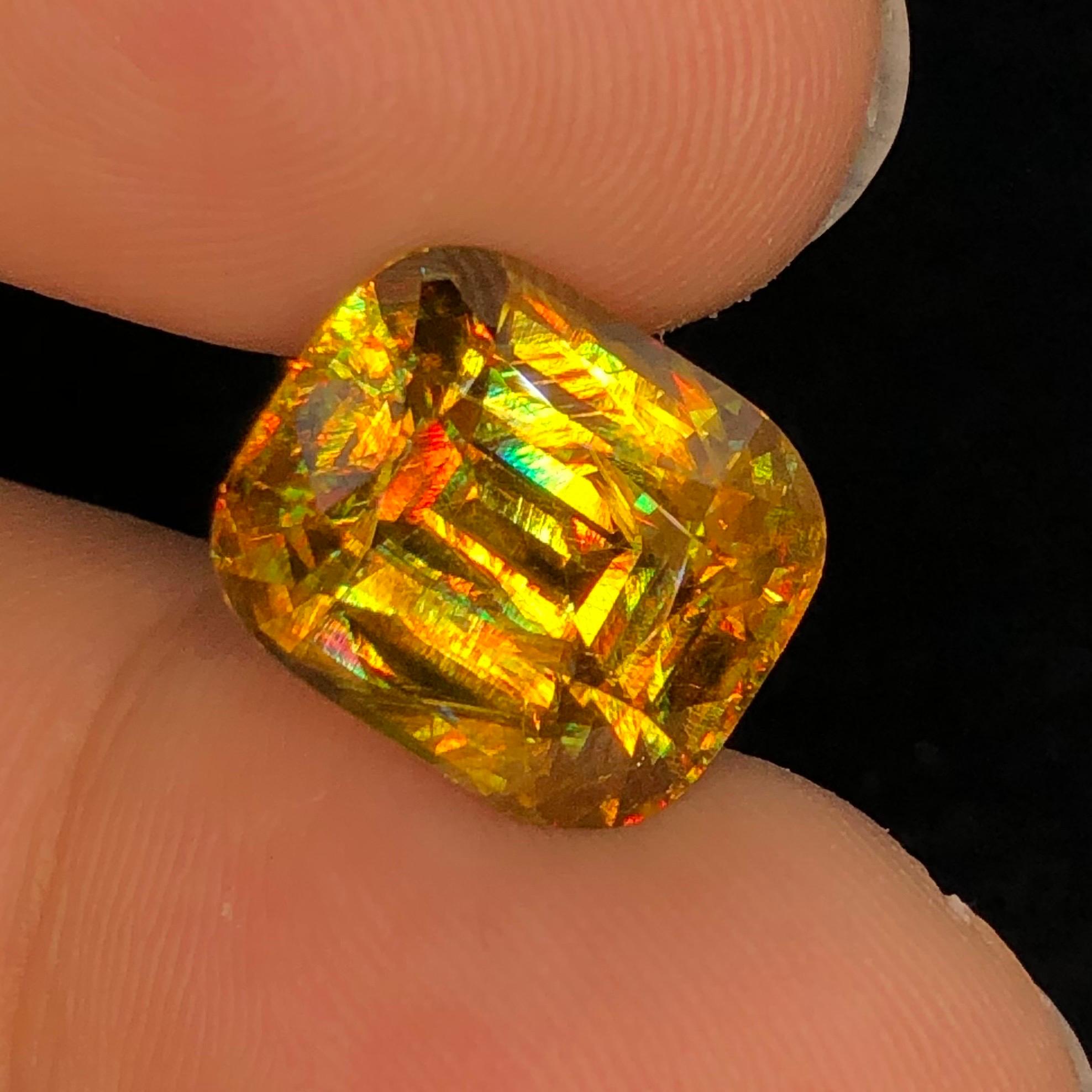 Taglio cuscino Bellissimo Nature 12,40 ct Step Cushion VS in vendita