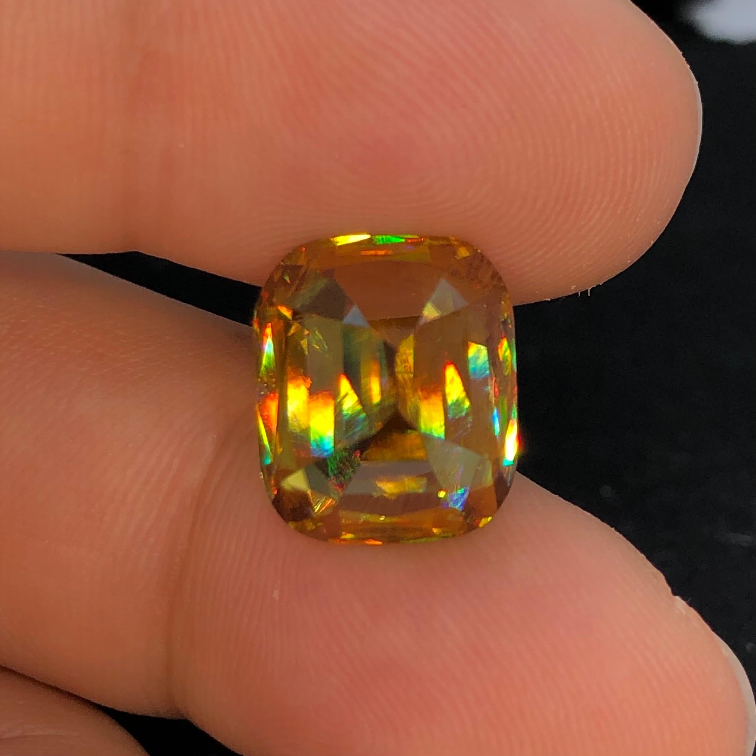 Bellissimo Nature 12,40 ct Step Cushion VS in vendita 1