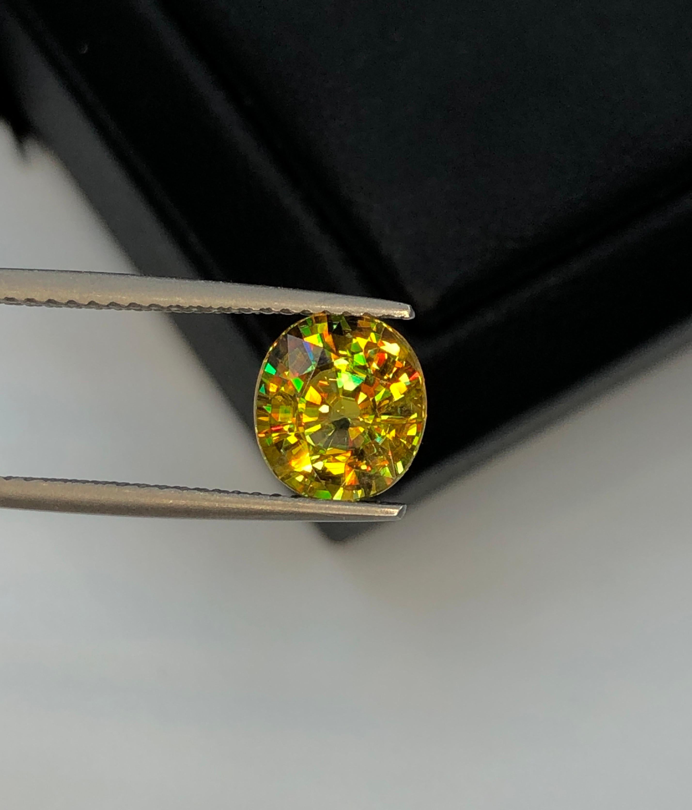 Sphène Naturel 2.45 Ct Madagascar - Taille Poire Lumineuse - Sans Traitement