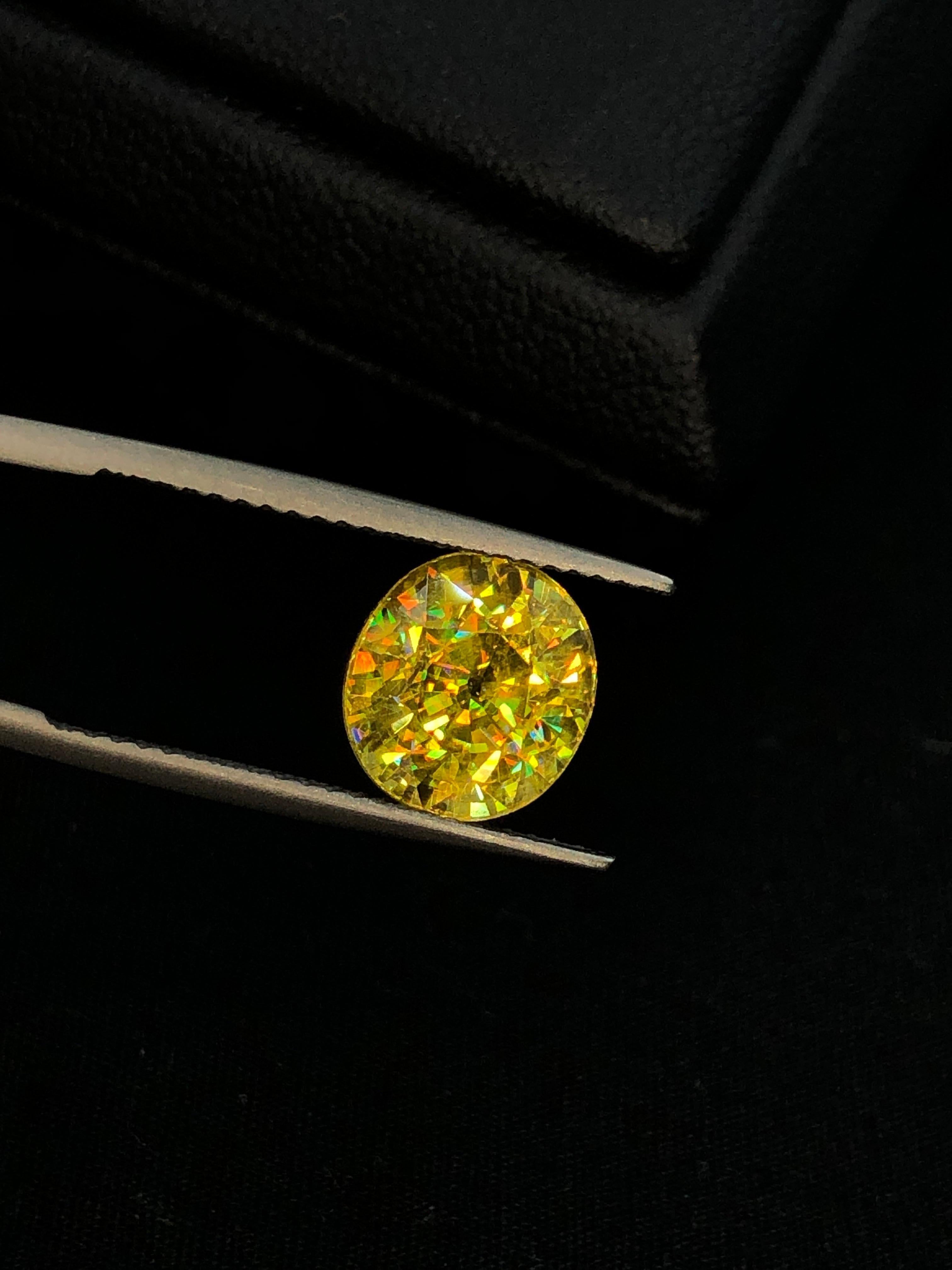 Bellissimo Nature Sphene 4.10 ct Madagascar Bellissimo Fuoco In condizioni Nuovo in vendita a Bangkok, TH