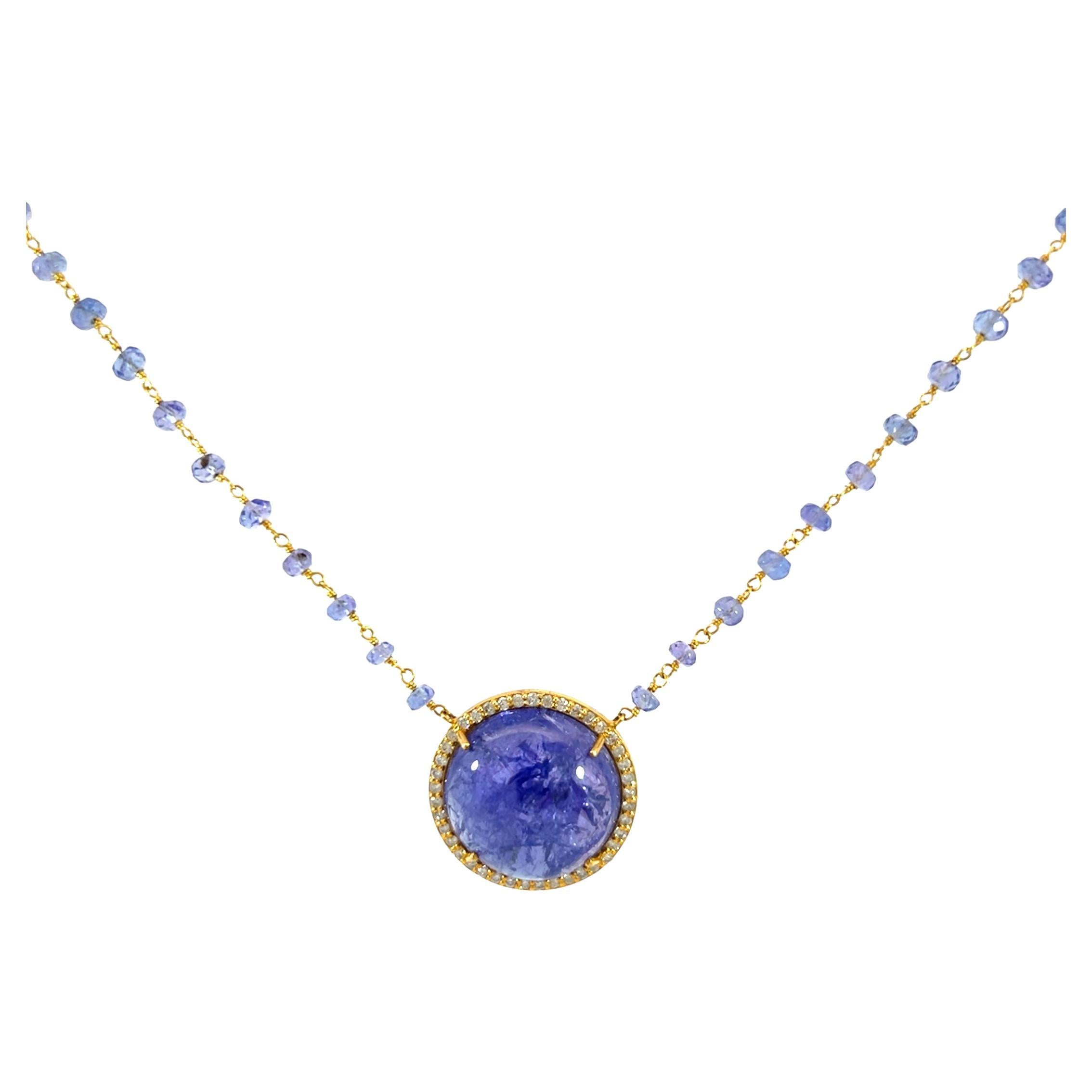 Beautiful natural tanzanite necklace with diamonds For Sale