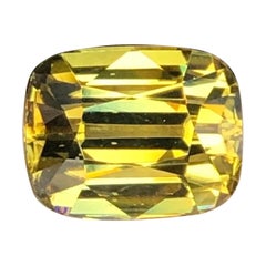 Bellissimo zircone naturale 5,82ct Step Cushion vvs Giallo Oro