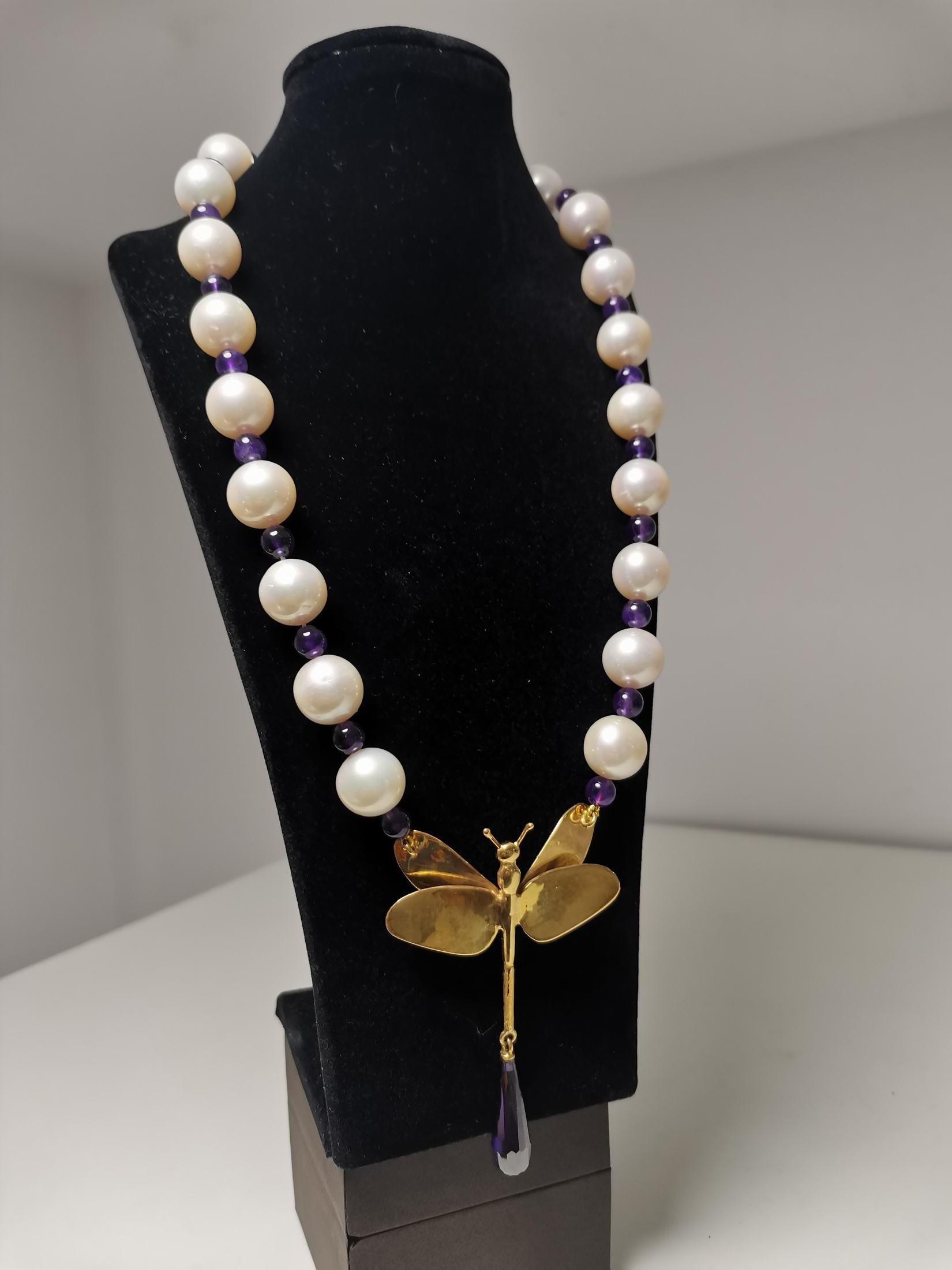 Beautiful Necklace of Cultured Pearls, Extra Quality 'Akoya Japan' and Amethysts 4