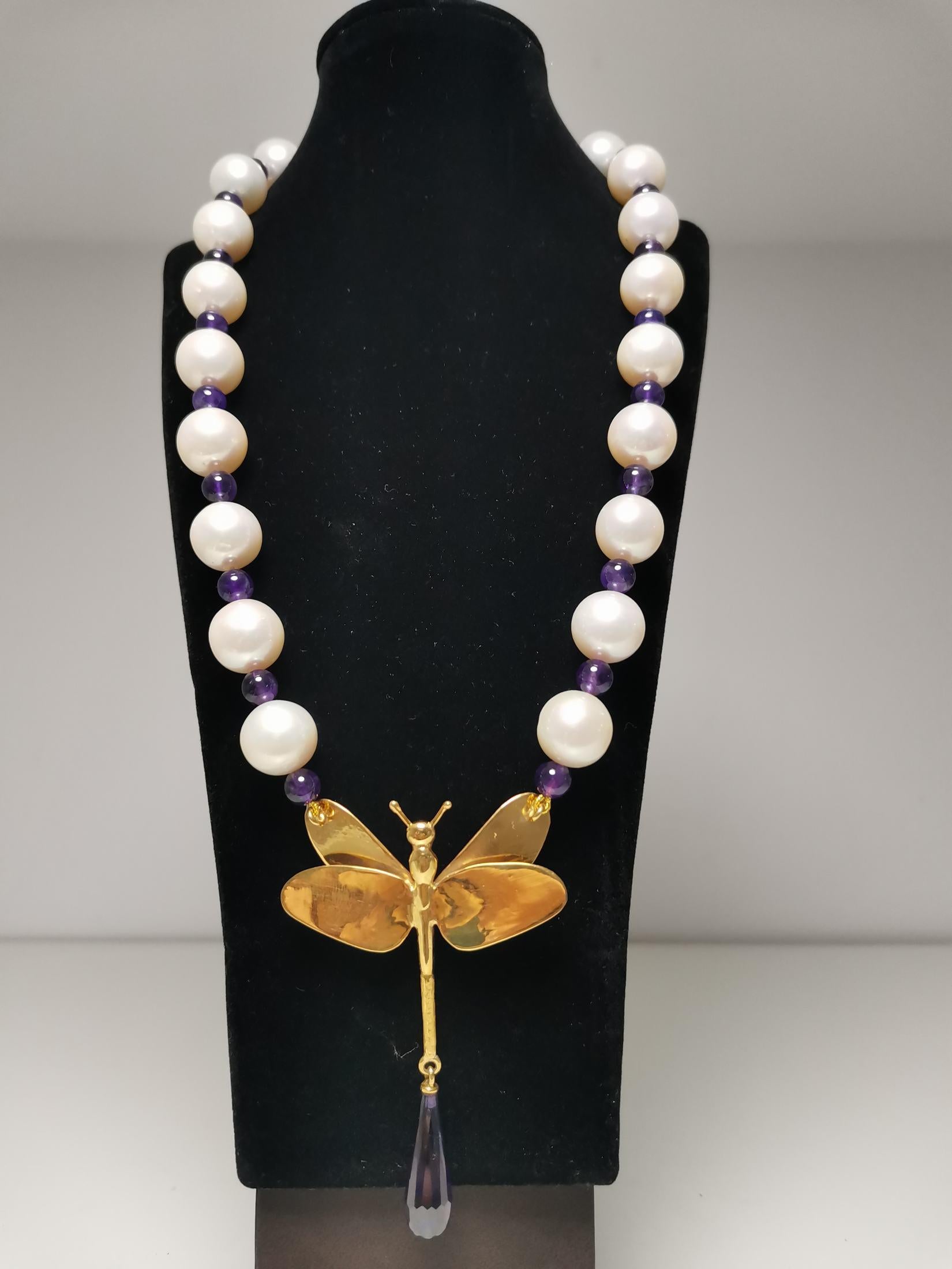 Japanese Beautiful Necklace of Cultured Pearls, Extra Quality 'Akoya Japan' and Amethysts