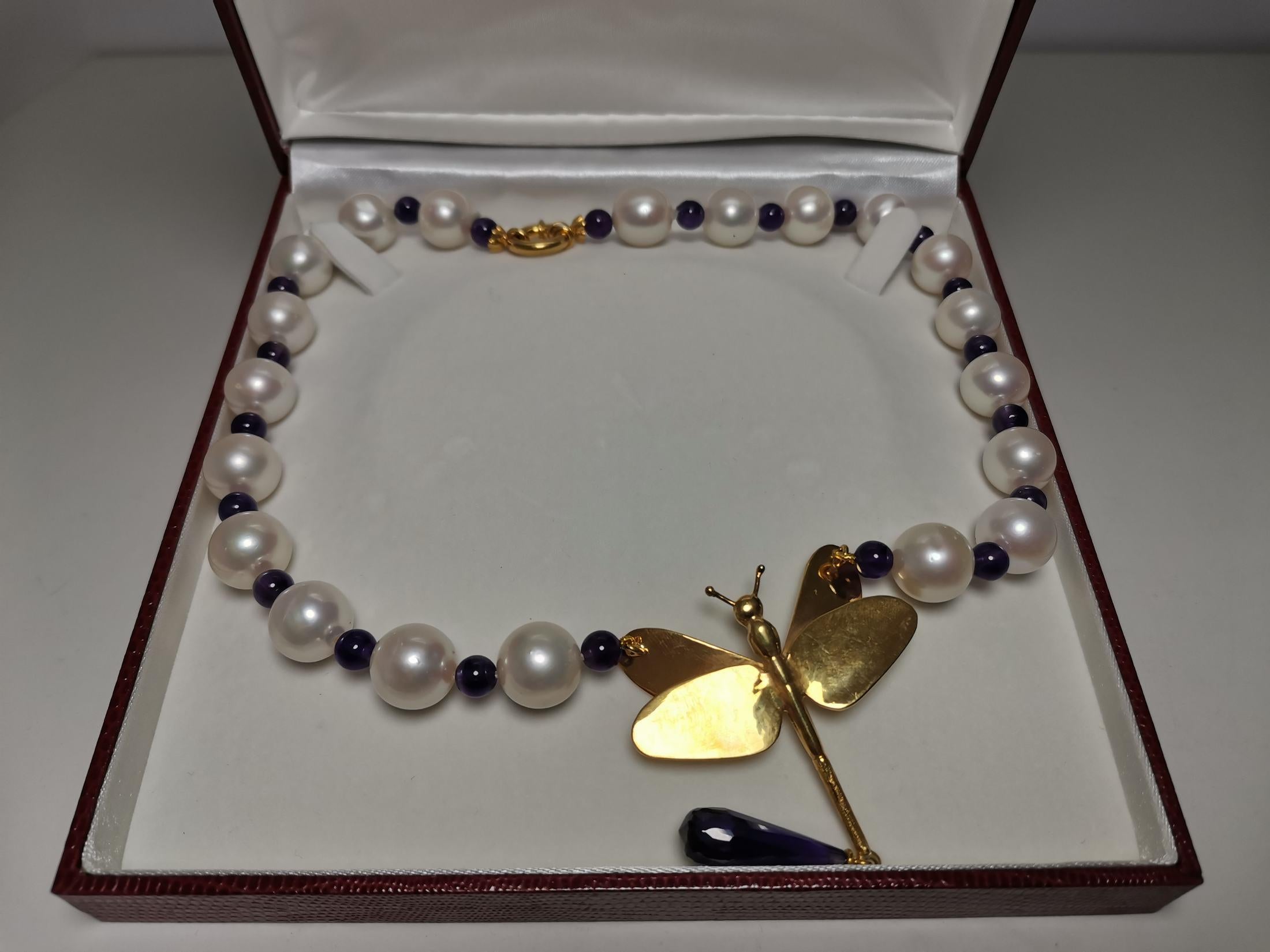 Hand-Crafted Beautiful Necklace of Cultured Pearls, Extra Quality 'Akoya Japan' and Amethysts