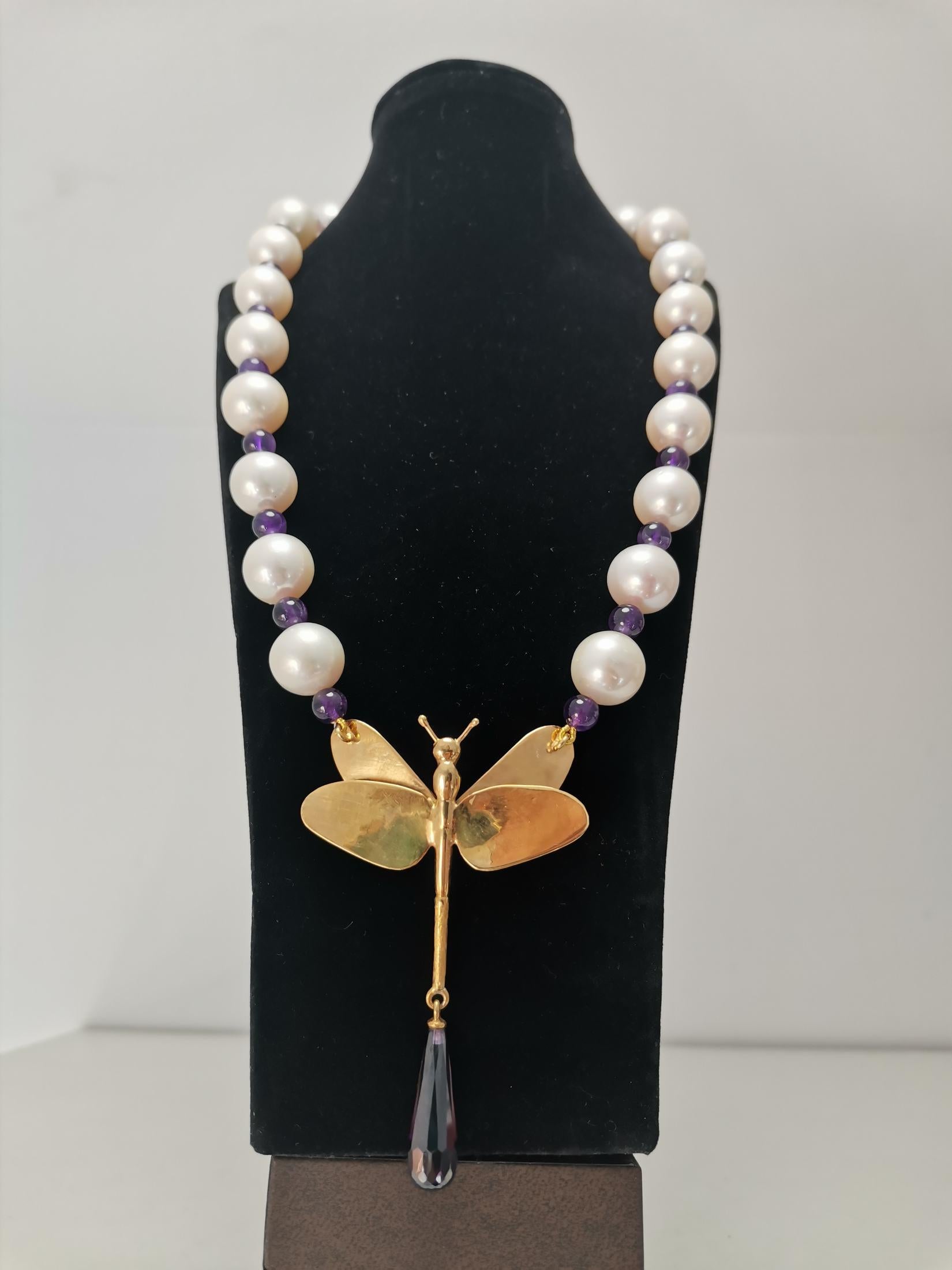 20th Century Beautiful Necklace of Cultured Pearls, Extra Quality 'Akoya Japan' and Amethysts