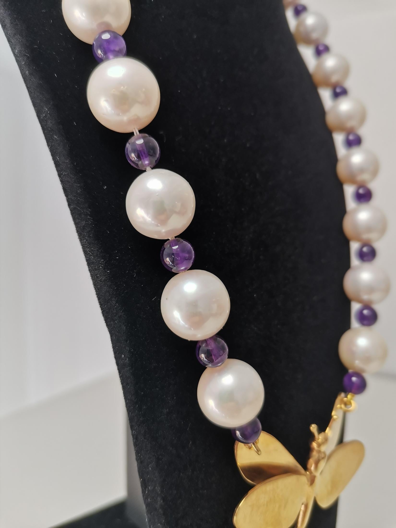 Beautiful Necklace of Cultured Pearls, Extra Quality 'Akoya Japan' and Amethysts 1