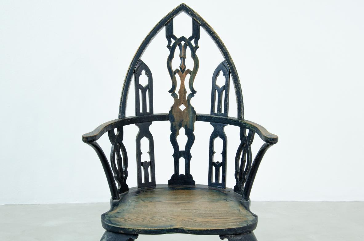 
COD-517
Schöner neugotischer Sessel aus ebonisiertem Eichenholz, Nordeuropa, 1860er Jahre.