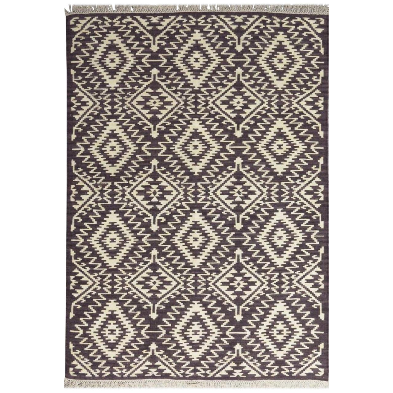 Beautiful New Anatolian Design Handwoven Kilim Rug  size 6ft 6in x 9ft 10in For Sale