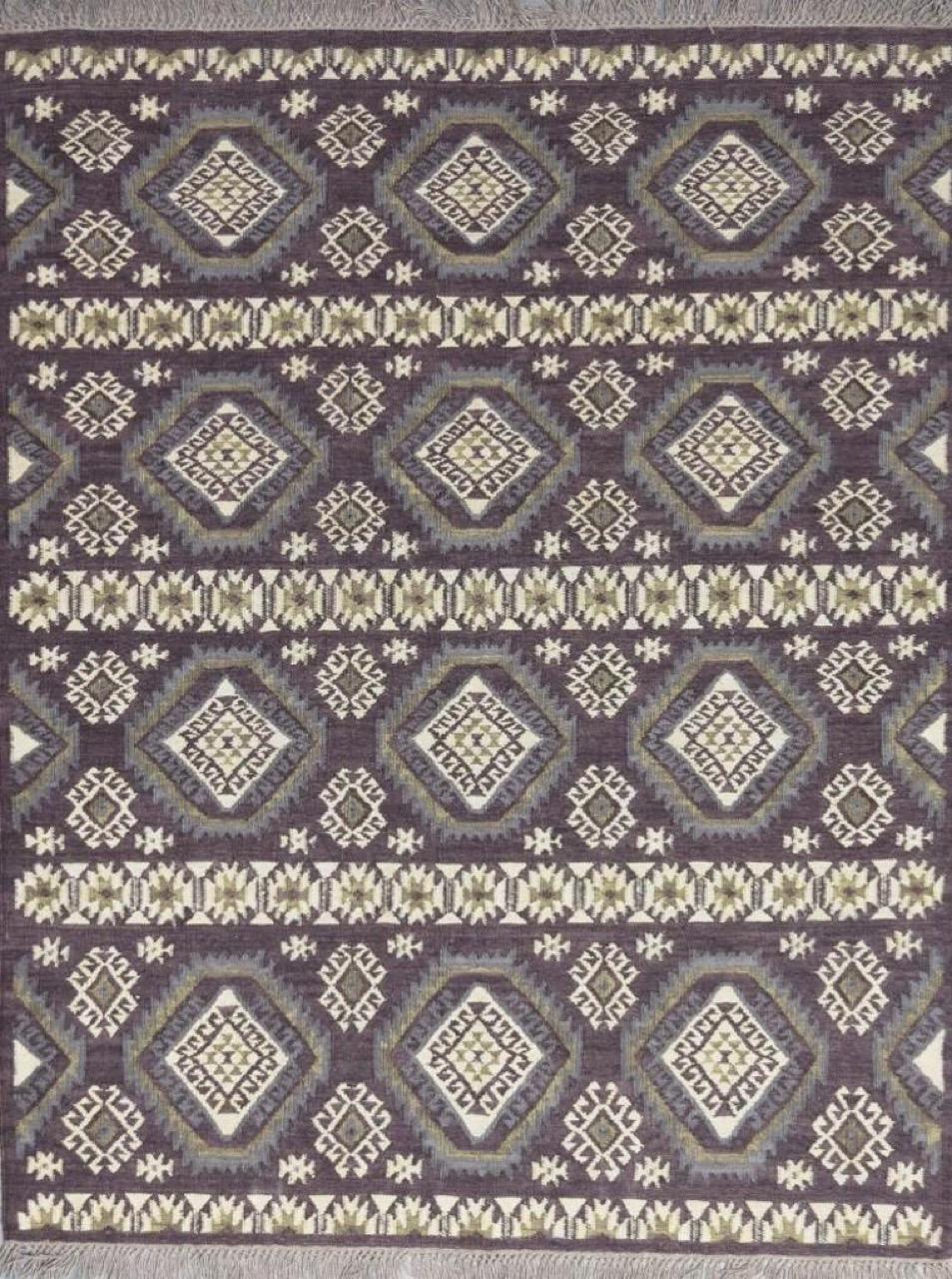 Schöner neuer Kilim mit schönem geometrischem Muster der türkischen Kilims und schönen Farben, komplett handgewebt mit Wolle auf Baumwollbasis. Größe: 170 x 240 cm, 5ft 7in x 7ft 10in.