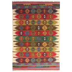 Schöner handgewebter Kelim-Teppich im neuen anatolischen Design, wunderschön