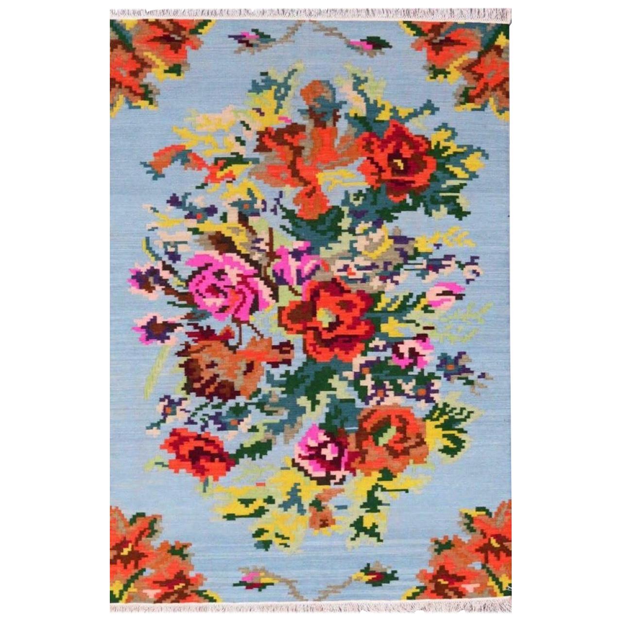 Magnifique tapis Kilim plat de style Bessarabian à motifs floraux neufs, 6 pieds 6 po. x 9 pieds 10 po.