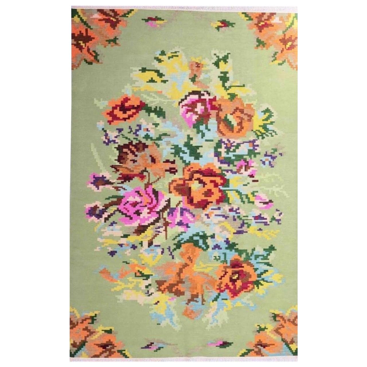 Magnifique tapis Kilim plat de style Karabagh à motifs floraux neufs, taille 6 pieds 6 po. x 9 pieds 10 po. en vente