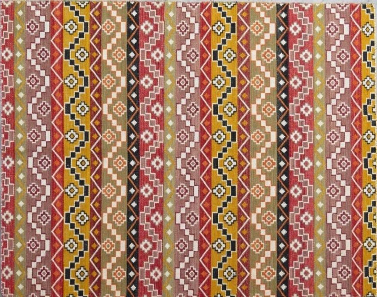 Nice new Kilim with beautiful Vienna decorative design and beautiful colors, entirely handwoven and embroidered with wool on cotton foundation.
Size: 170 x 240 cm.