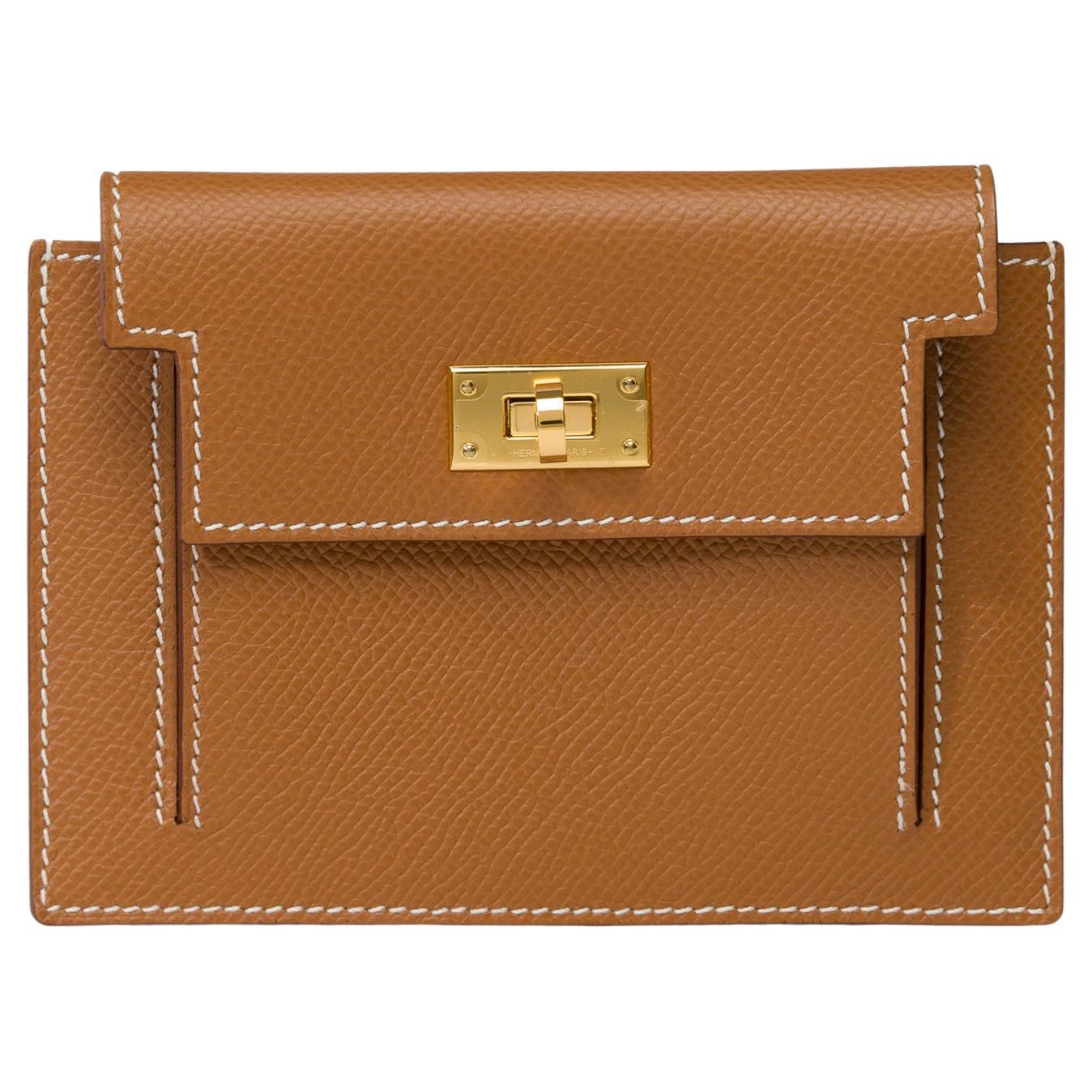 Beautiful New Hermès Kelly Pocket Compact in Gold Epsom calf leather , GHW For Sale