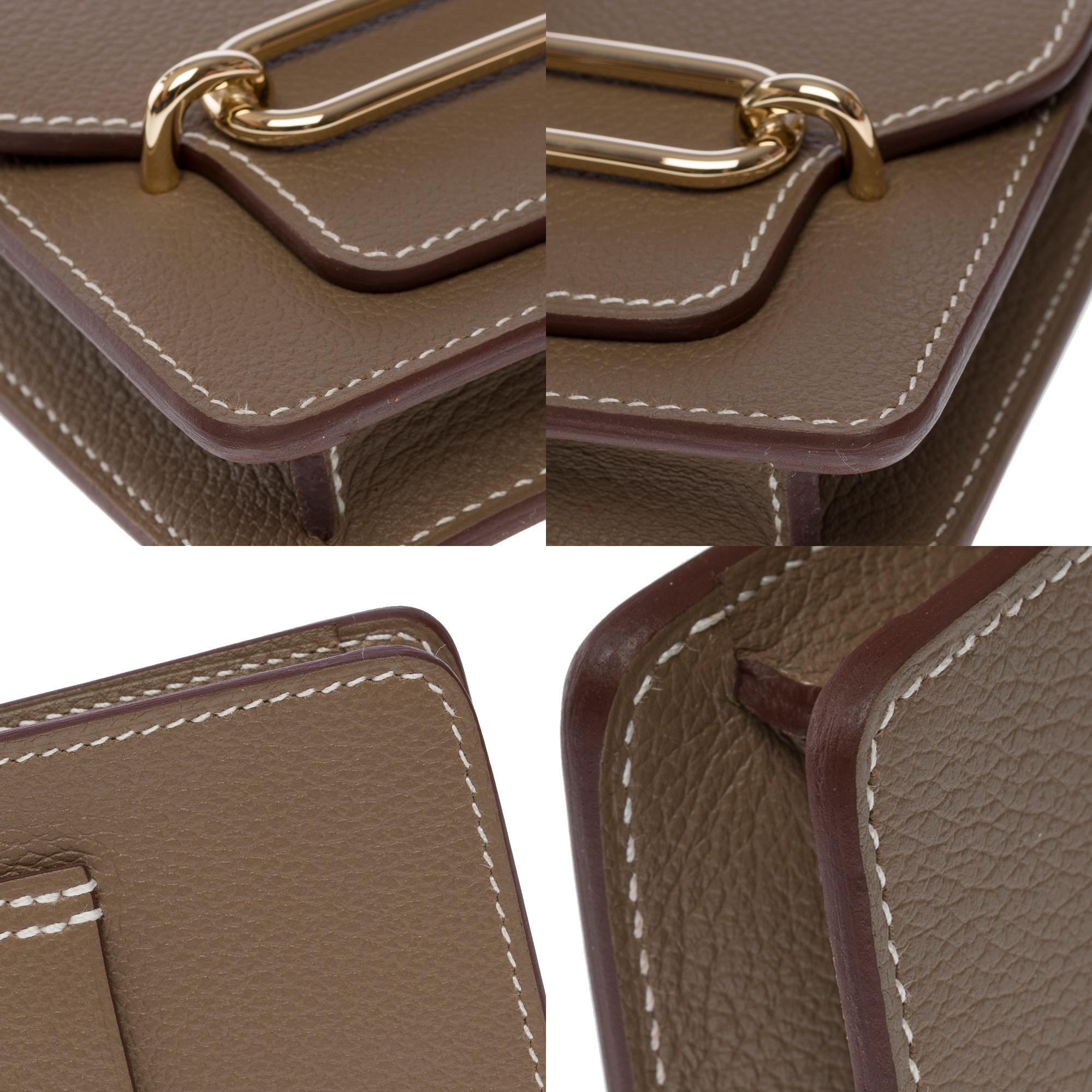 Beautiful New Hermès Roulis Slim Compact Wallet in Etoupe Evercolor leather, GHW For Sale 8