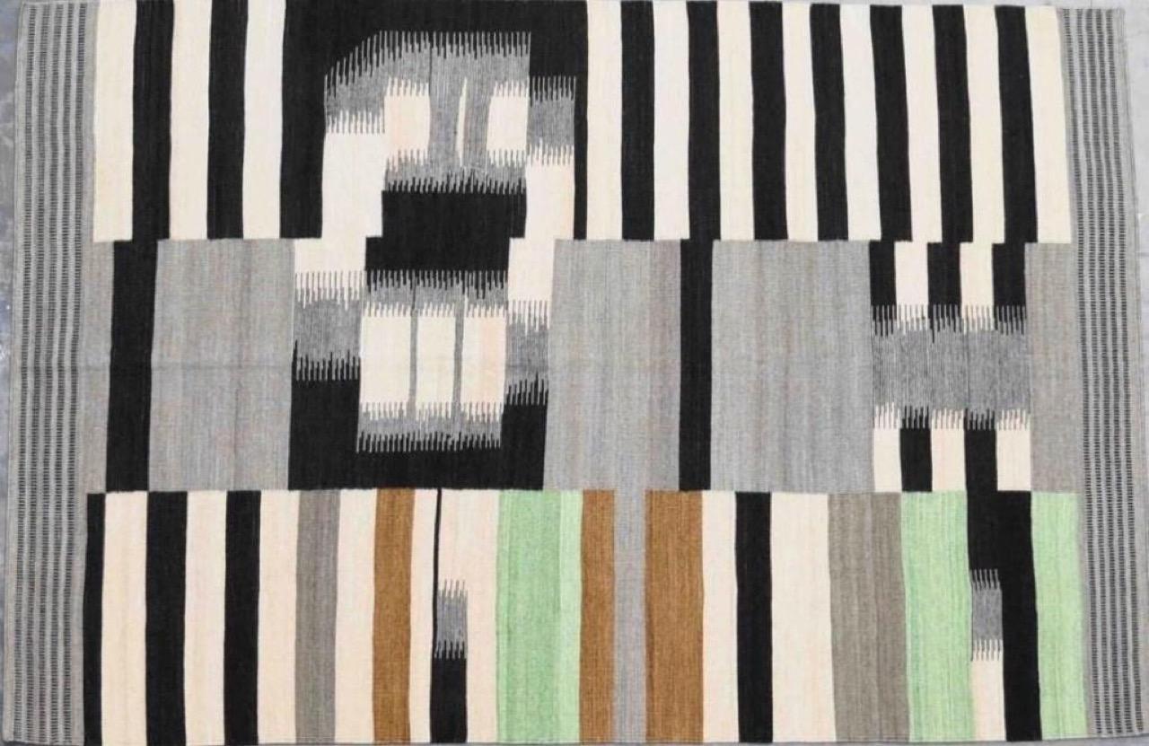 Hand-Woven Beautiful New Modern Design Handwoven Kilim Rug  size 6ft 6in x 9ft 10in For Sale