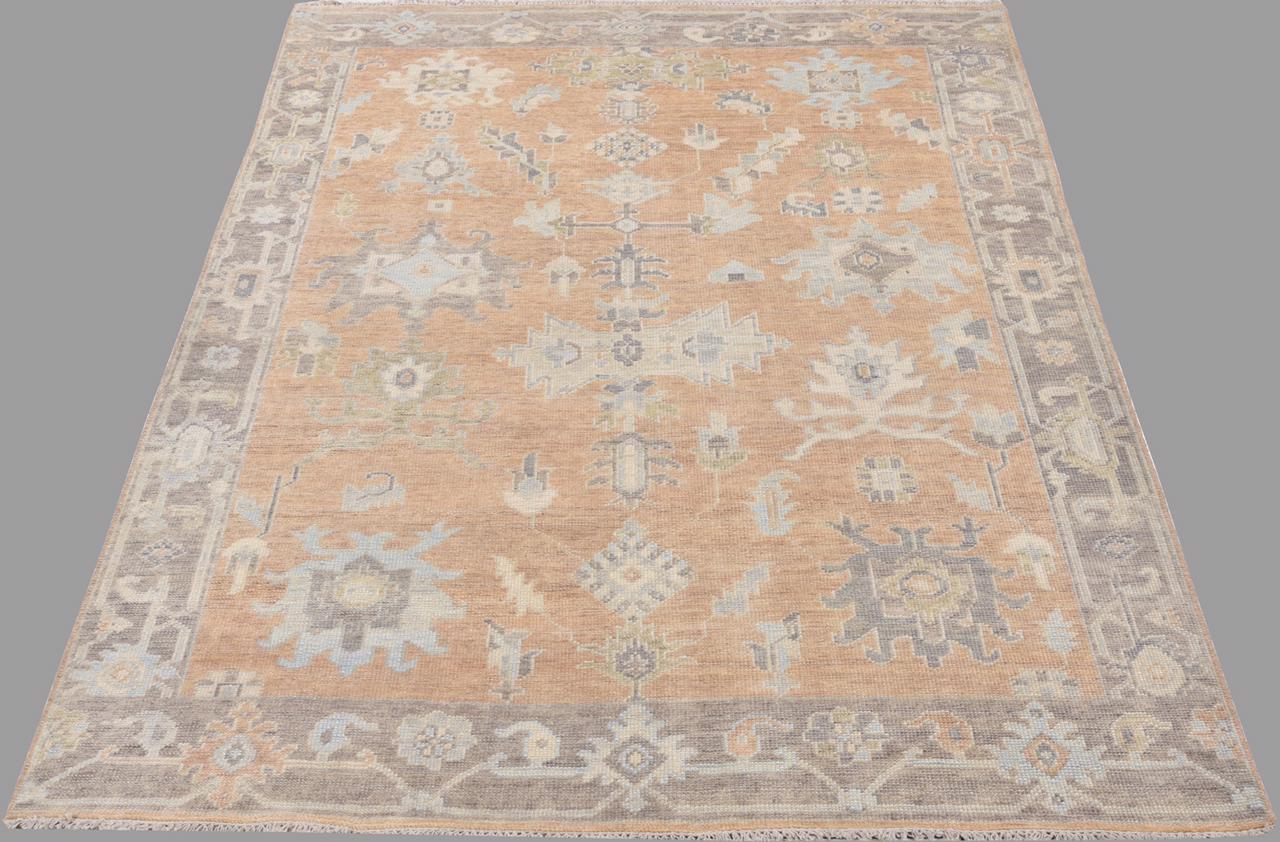 Nice hand knotted new rug with a beautiful design of Oushak rugs and light colors, entirely hand knotted with wool velvet on cotton foundation.