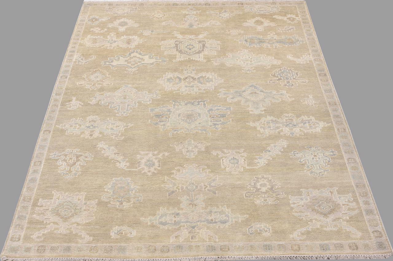 Nice hand knotted new rug with a beautiful design of Oushak rugs and light colors, entirely hand knotted with wool velvet on cotton foundation