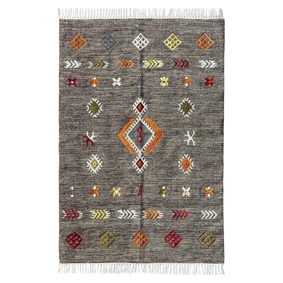 Beautiful New Tribal Moroccan Design Handwoven Kilim Rug size 6ft 6in x 9ft 10in For Sale