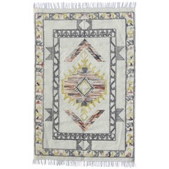 Magnifique tapis Kilim marocain à motif tribal tissé à la main de 6 pieds 6 po. x 9 pieds 10 po.