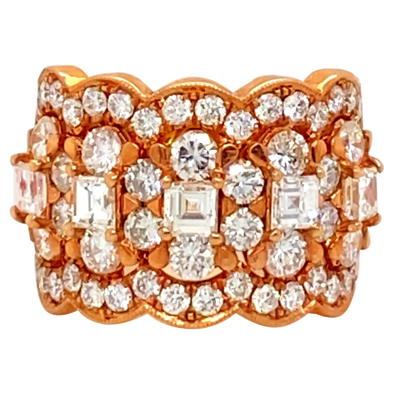 Beautiful Odelia Ring with 3.70 Carats of Diamonds For Sale