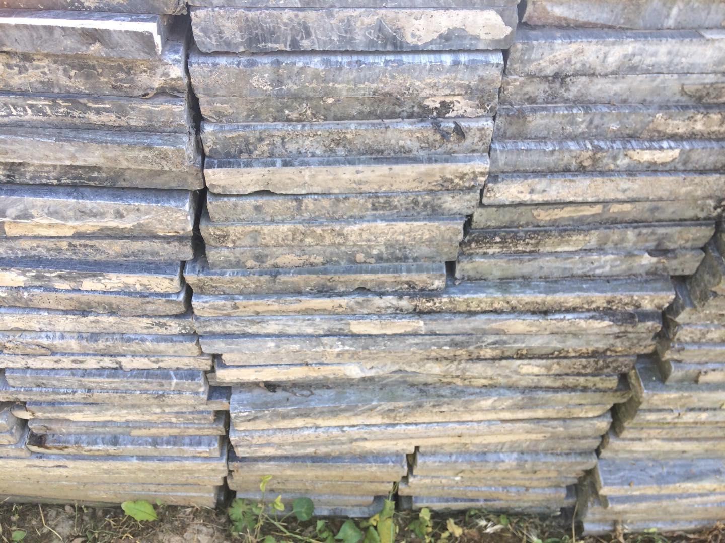 FLOORTILES Natural Stone Old In Good Condition For Sale In Gembloux, BE