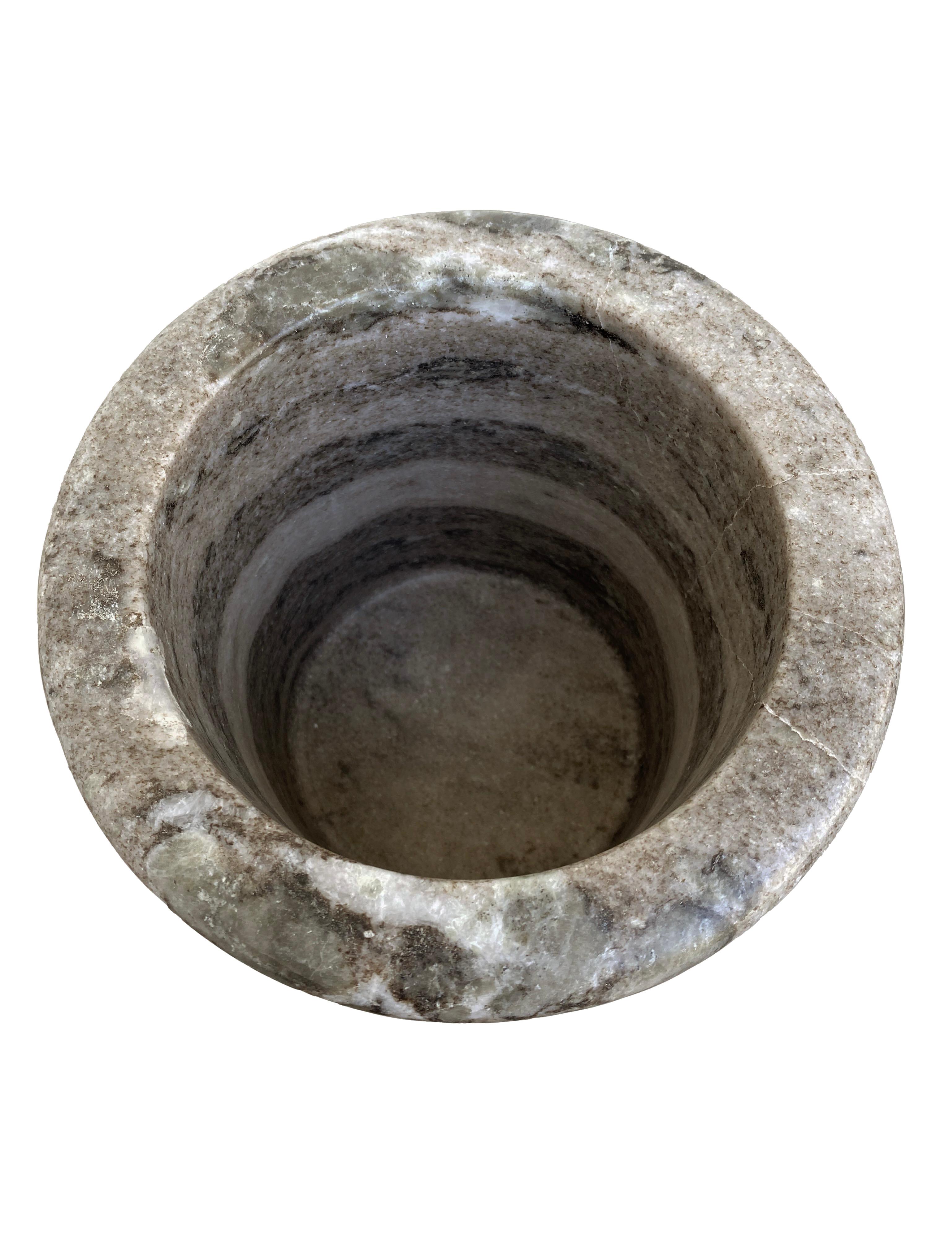 Bellissimo vaso di marmo del Vecchio Mondo in vendita 4