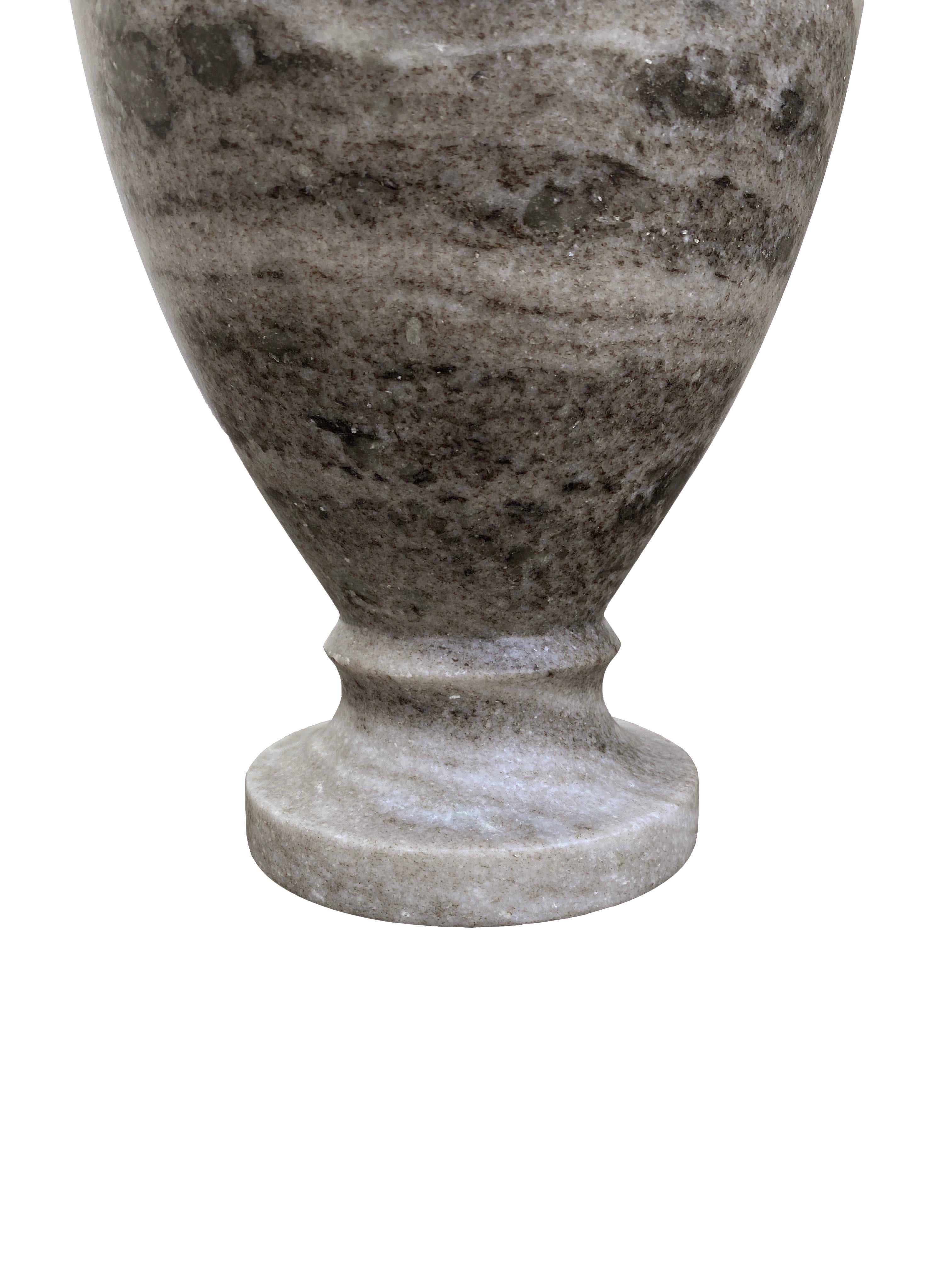 XX secolo Bellissimo vaso di marmo del Vecchio Mondo in vendita